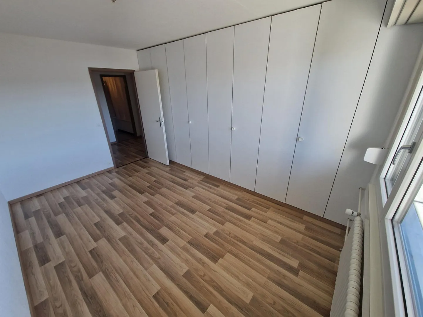 Ampio appartamento di 4,5 stanze nel popolare quartiere di Ruopigen - Foto 5 di 10