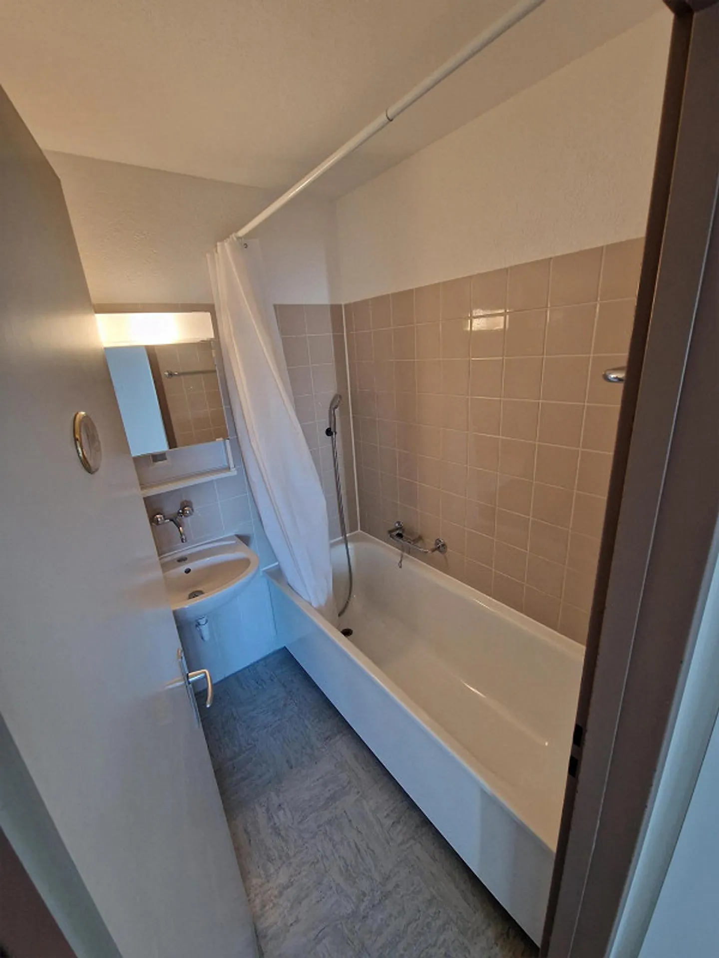 Ampio appartamento di 4,5 stanze nel popolare quartiere di Ruopigen - Foto 8 di 10