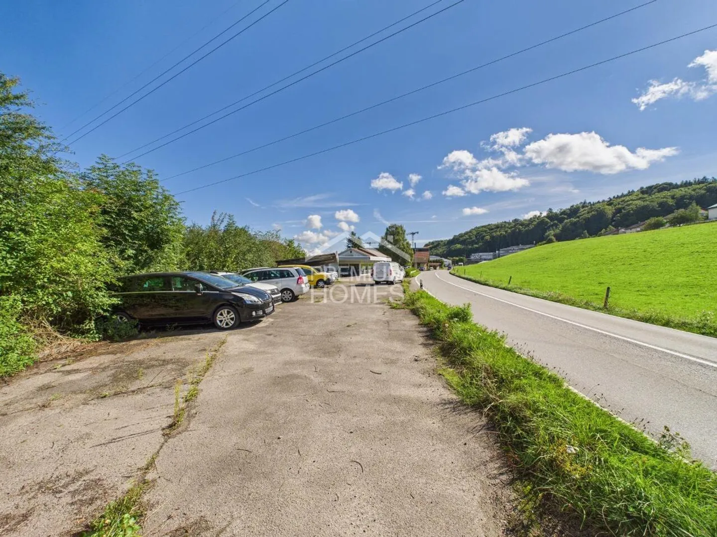 Prime location for your business - versatile commercial property - Photo 2 of 9