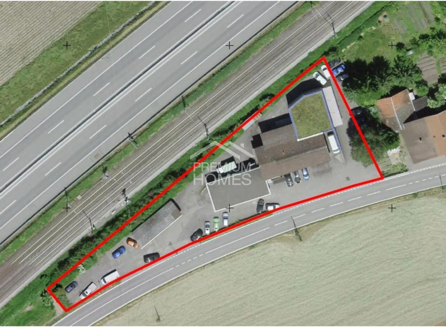 Prime location for your business - versatile commercial property - Photo 3 of 9