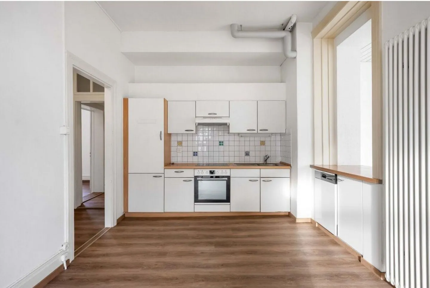 Charming old apartment with winter garden in a central location - Photo 4 of 12