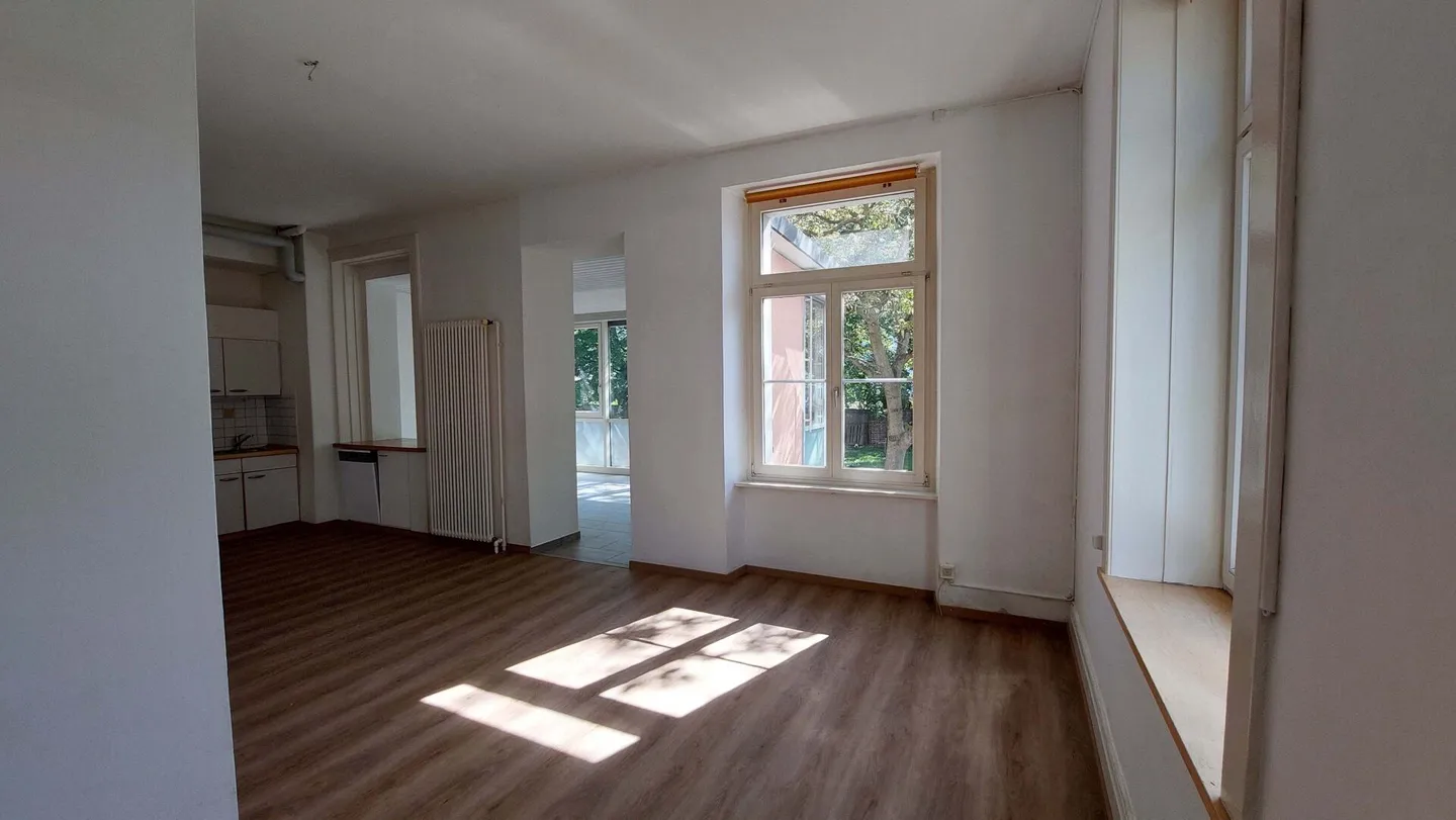Charming old apartment with winter garden in a central location - Photo 5 of 12