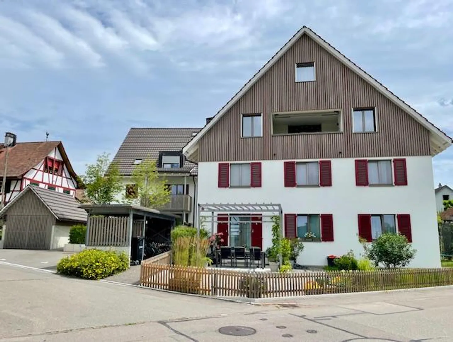 Modernes Duplex im Dorf Rafz - Foto 1 von 6
