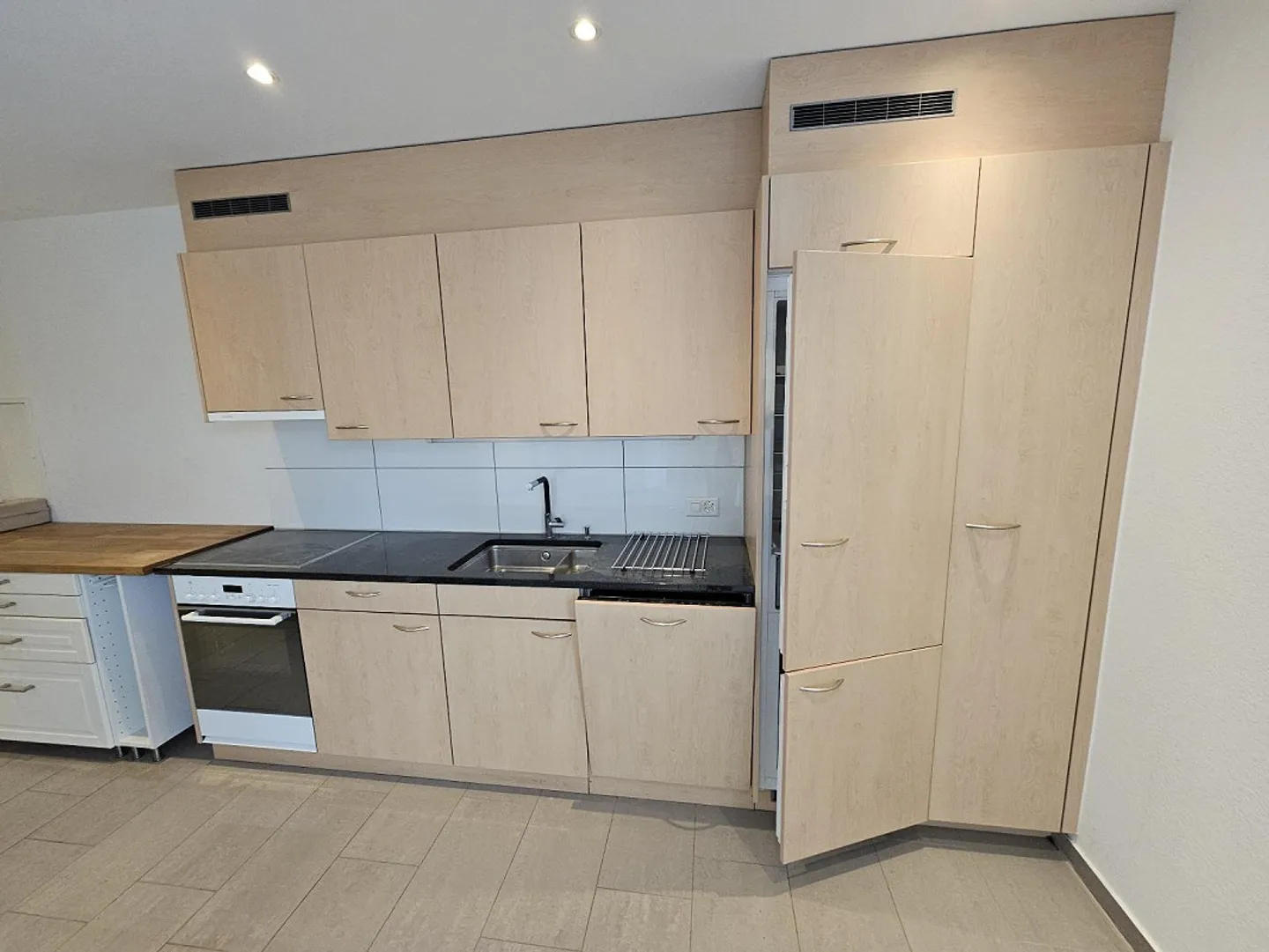 Appartamento singolo moderno e luminoso con 2 camere in una posizione privilegiata - Foto 5 di 12