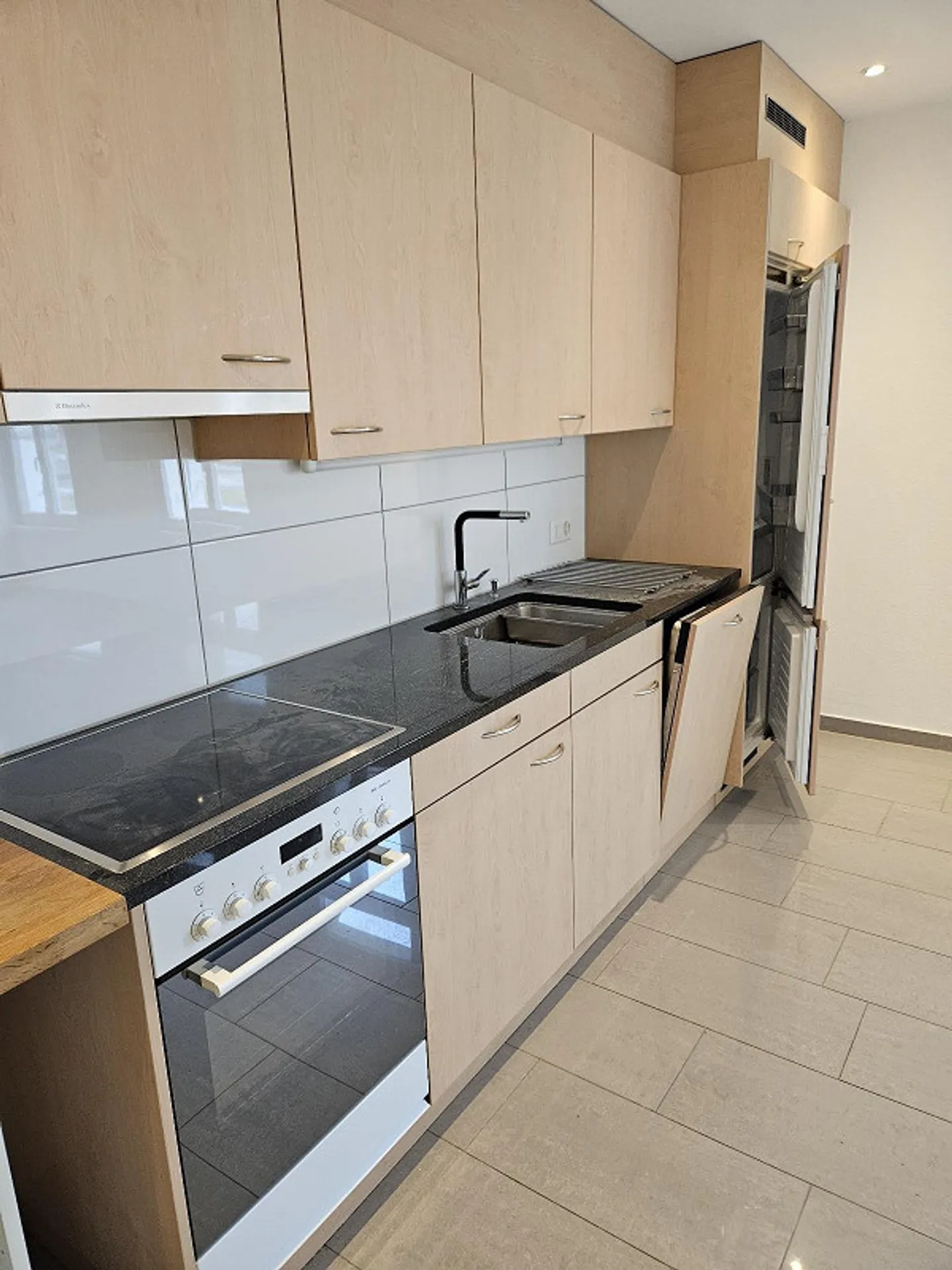 Appartamento singolo moderno e luminoso con 2 camere in una posizione privilegiata - Foto 6 di 12