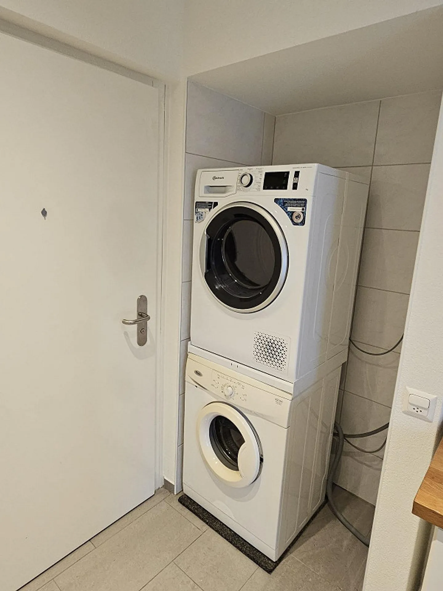 Appartamento singolo moderno e luminoso con 2 camere in una posizione privilegiata - Foto 7 di 12