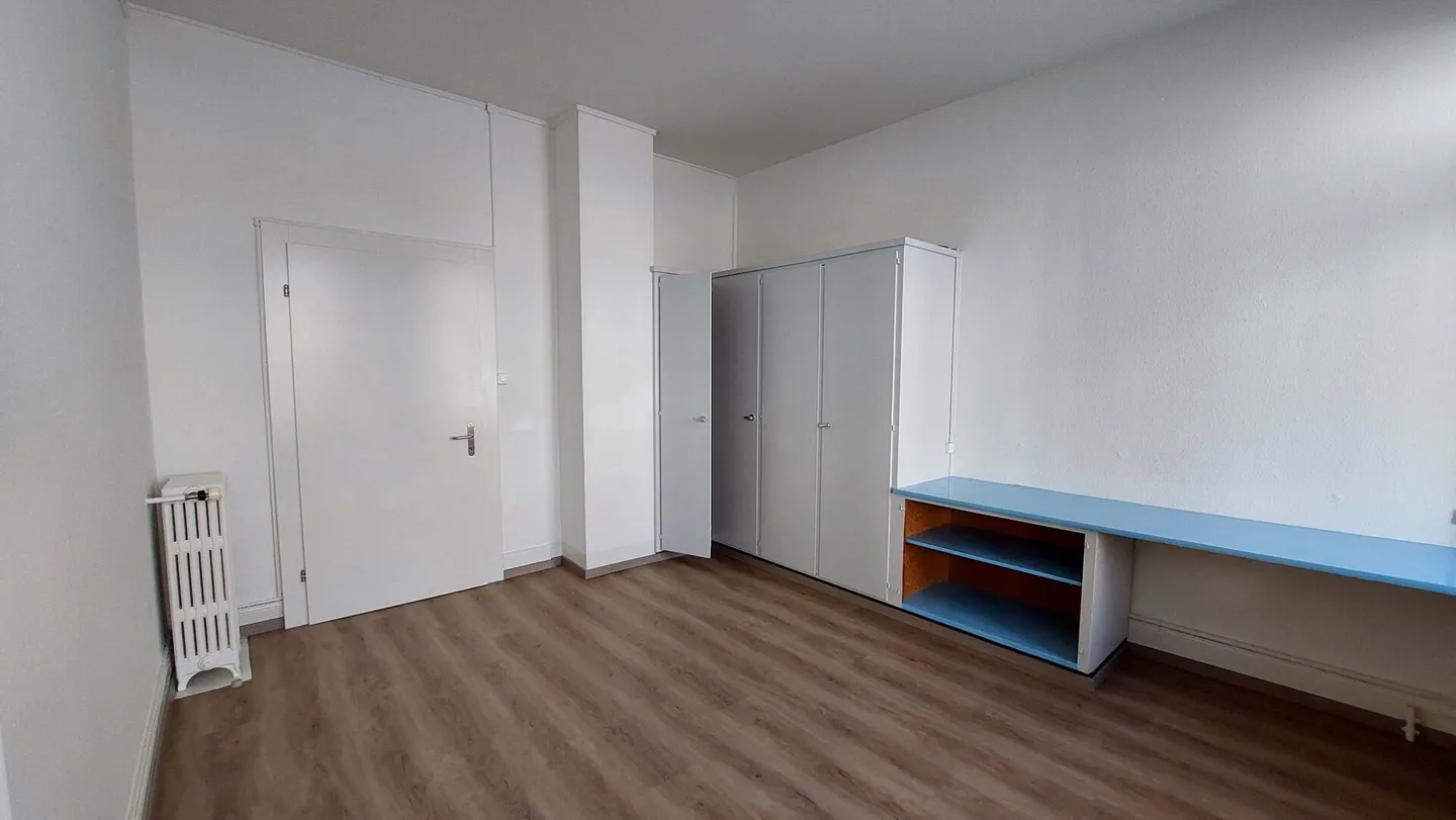 Charming old apartment with winter garden in a central location - Photo 12 of 12