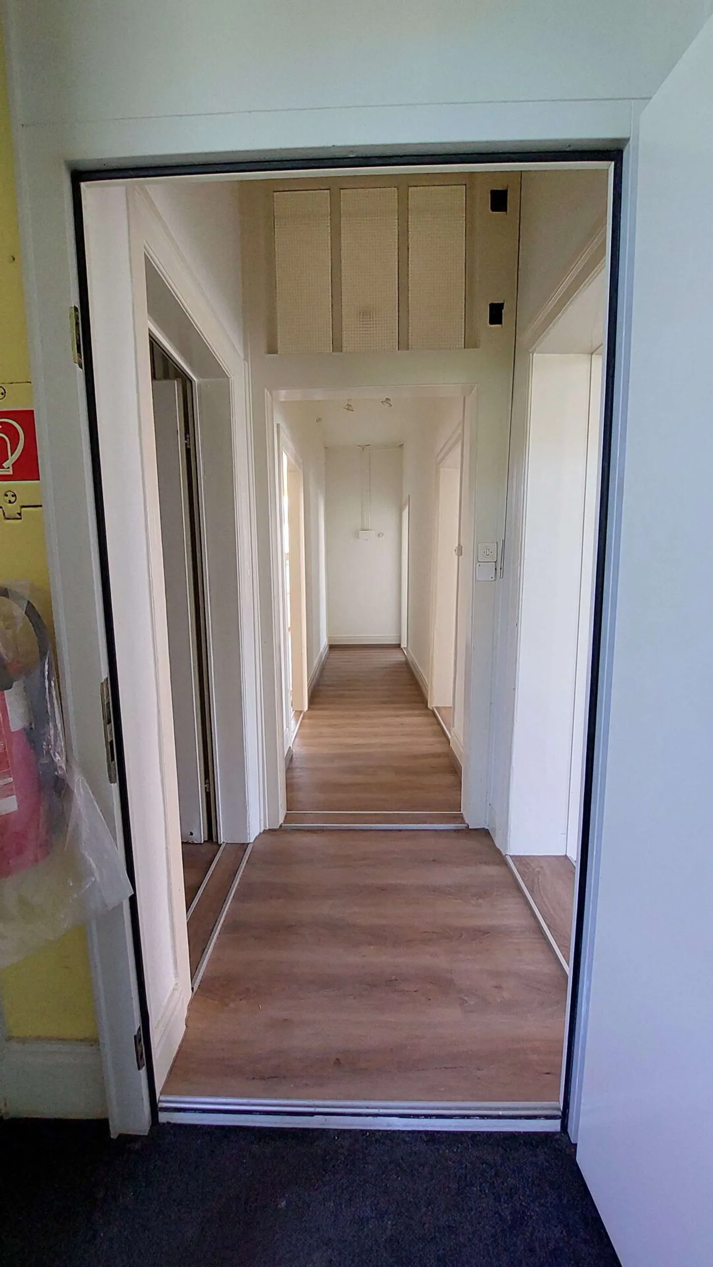 Charming old apartment with winter garden in a central location - Photo 11 of 12