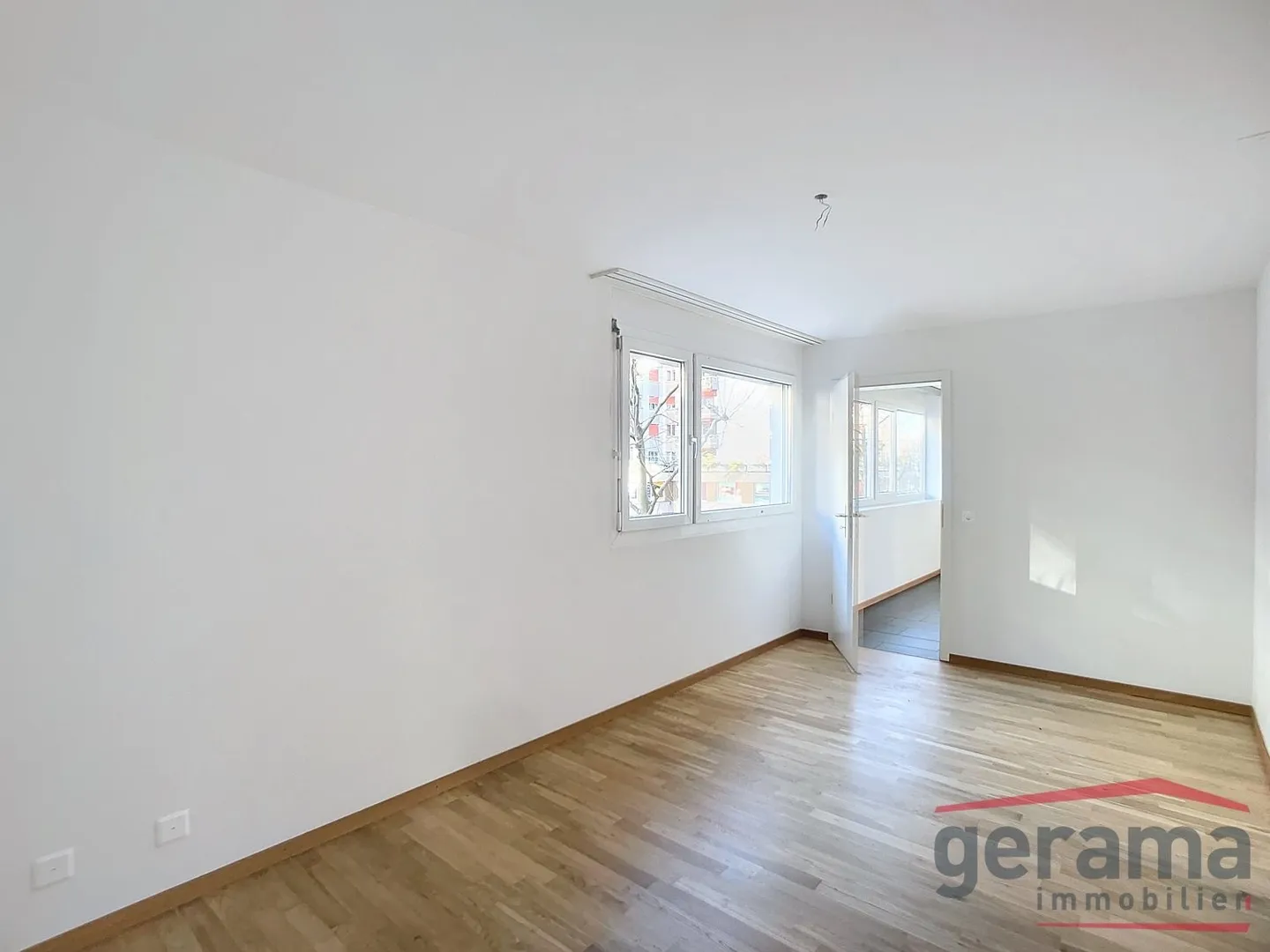 Helle 4,5-Zimmer-Wohnung im 2. Stock - Foto 3 von 7