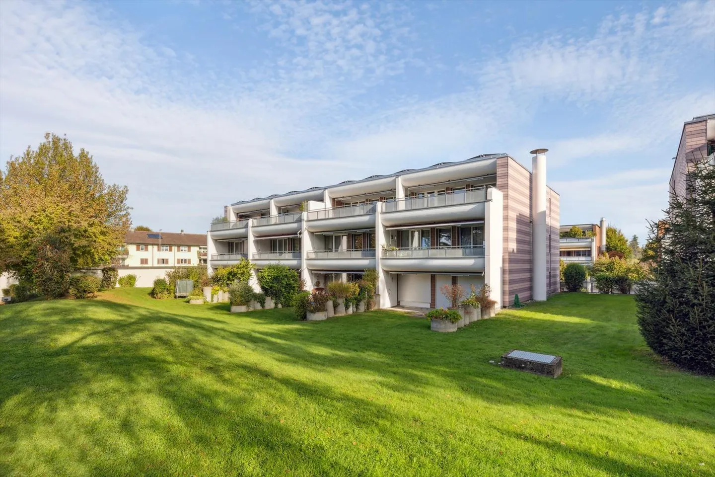 SANS CAUTION LOCATIVE - Dans un environnement calme avec un grand balcon - Photo 1 sur 9