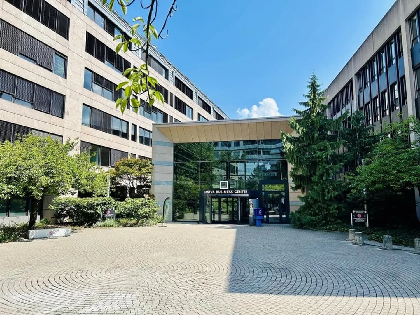 Surface de Bureau Aménagée de 210m2 - Photo 1 sur 6