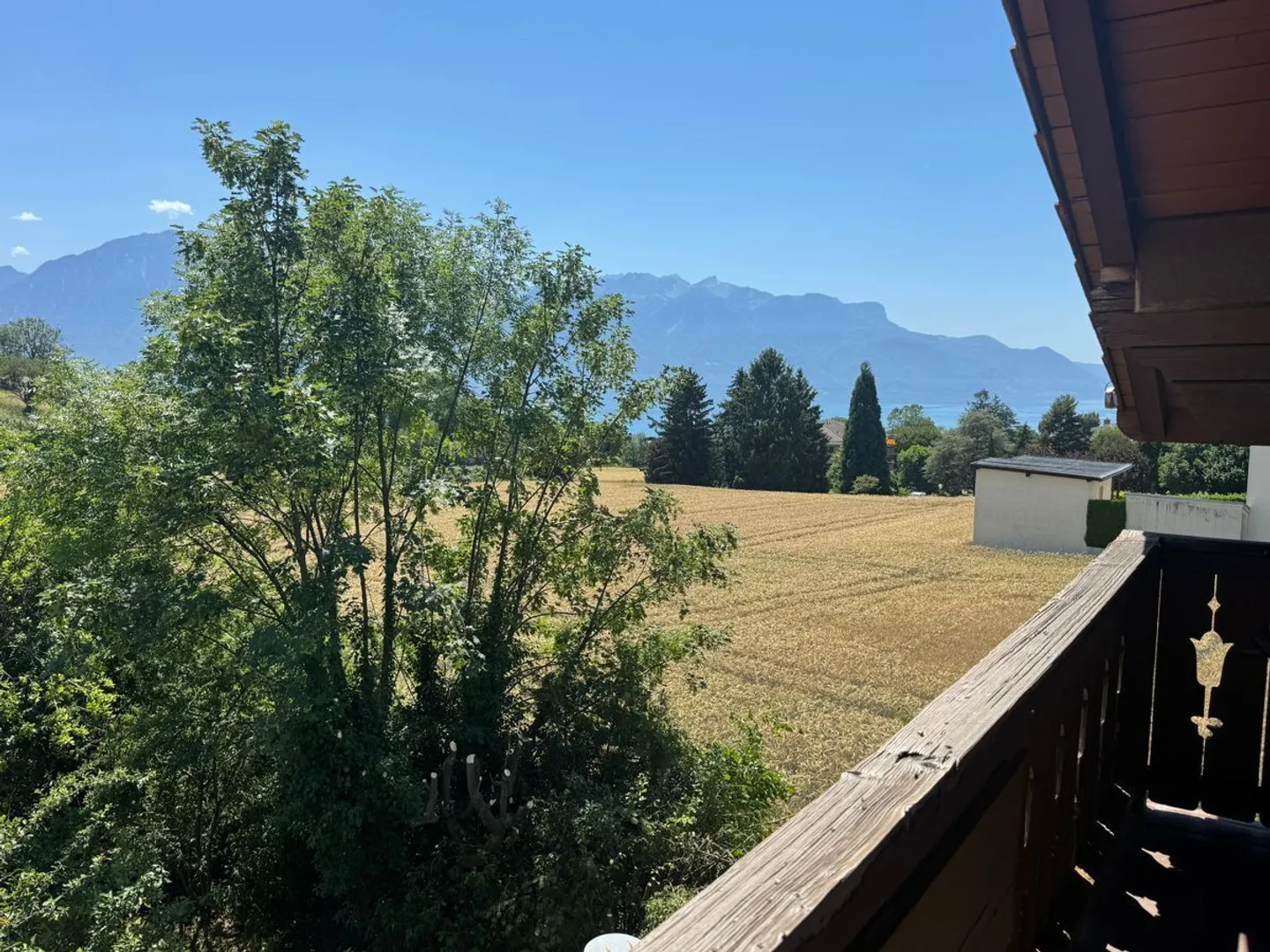 Chalet Charmant avec Vue Lac - Photo 5 sur 13