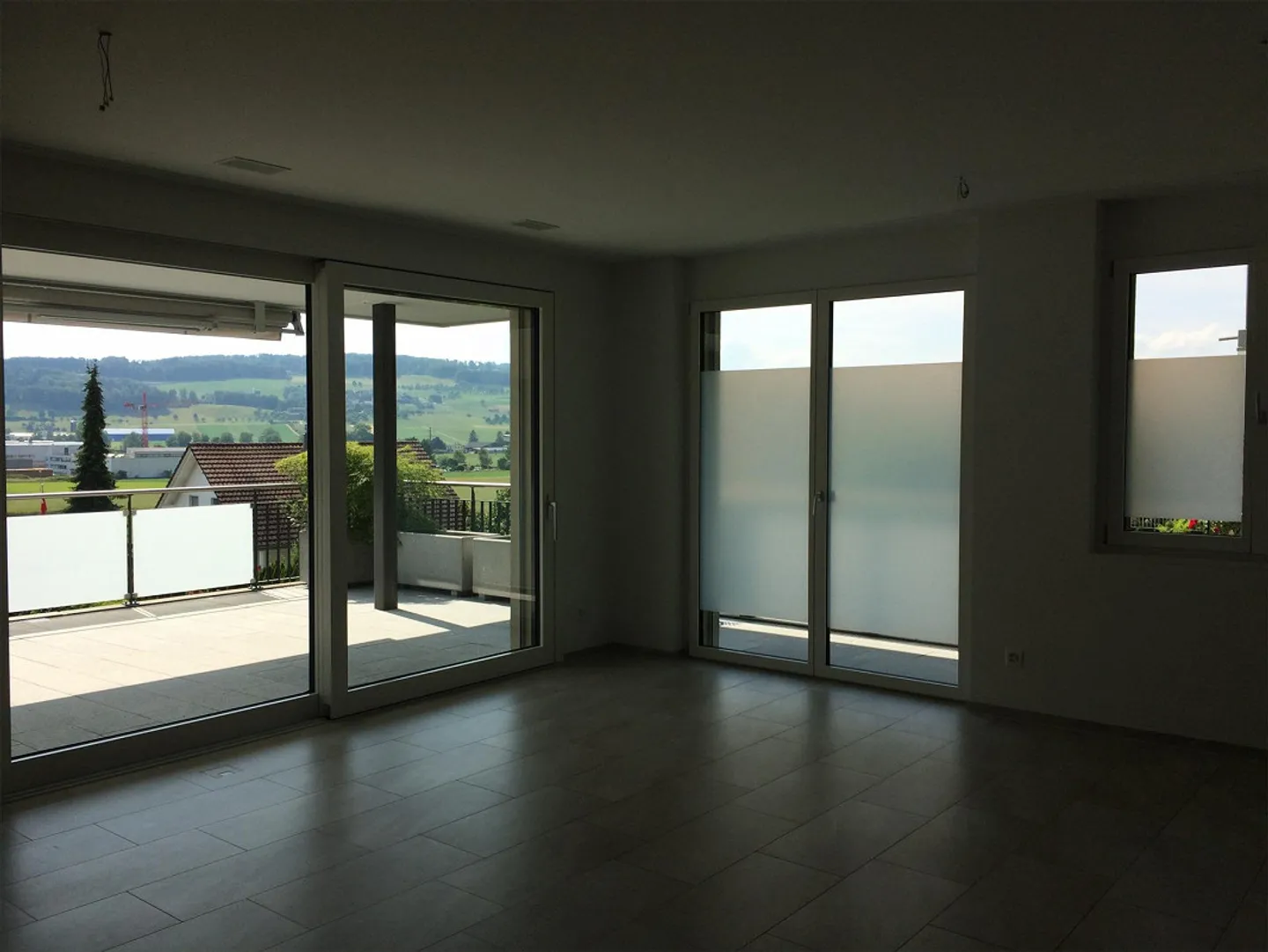 2.5-room apartment including garage space and with spacious balcony (40 m2) - Photo 4 of 6