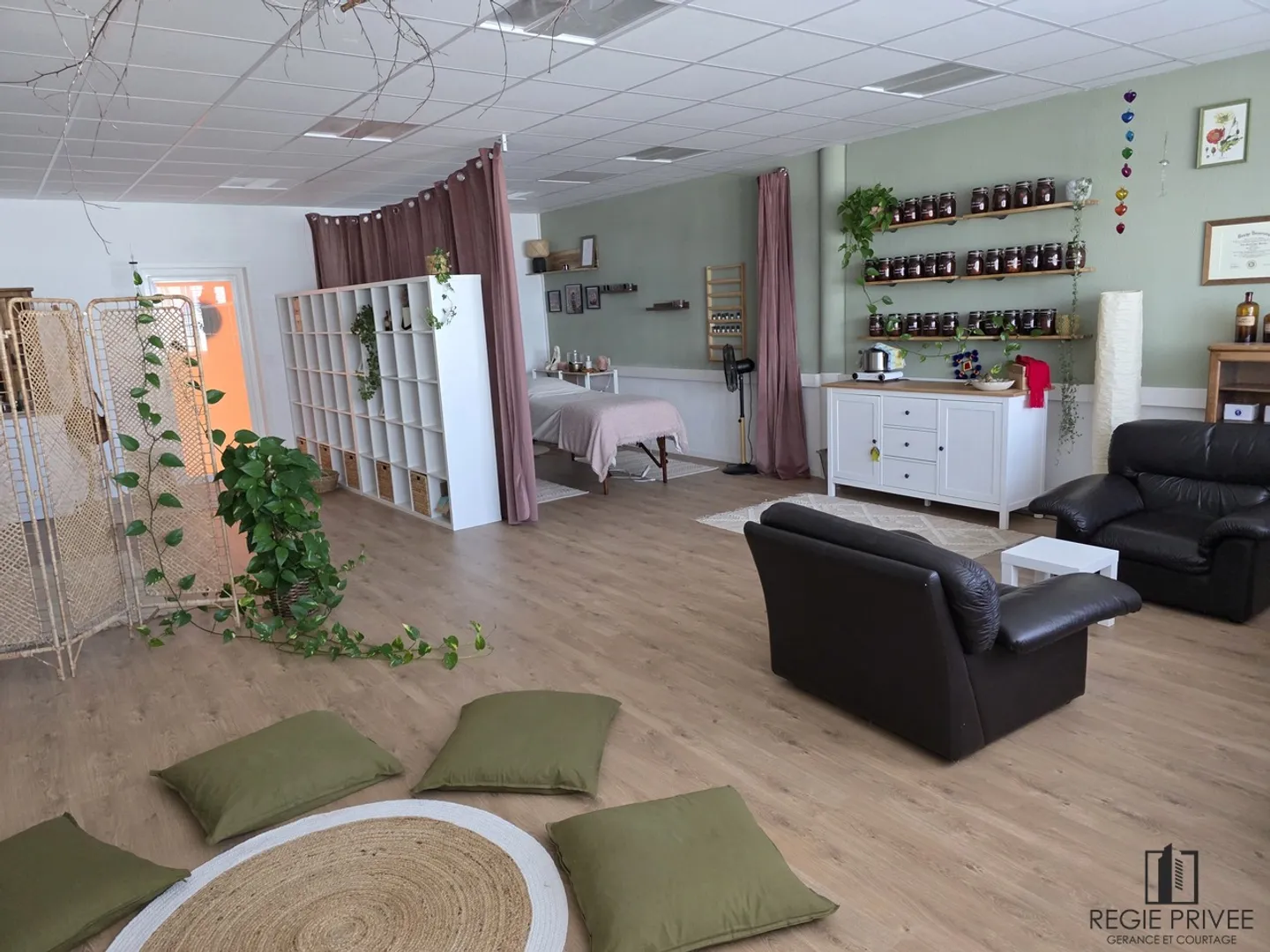 Spazio commerciale al 1° piano - Foto 3 di 5