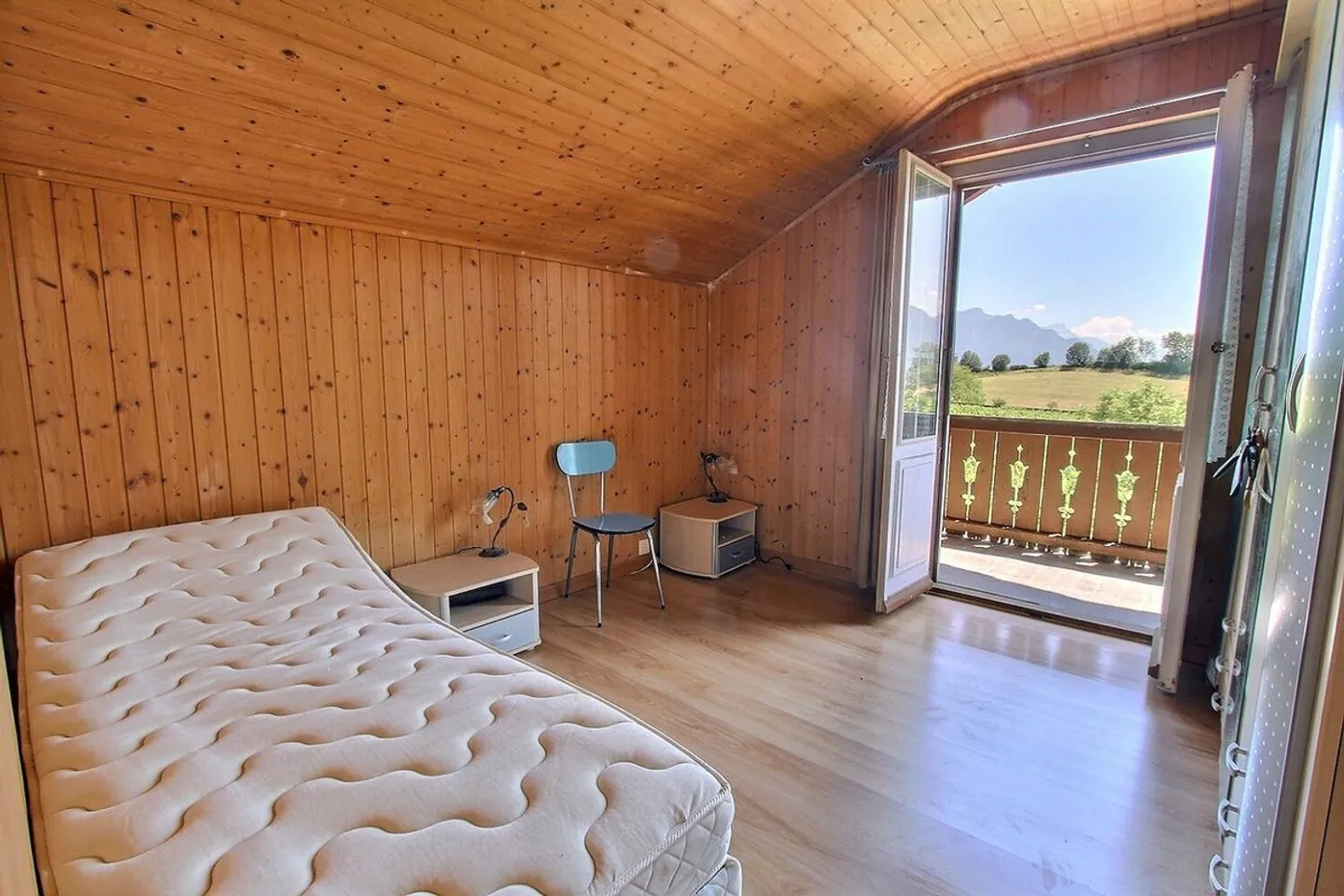 Chalet Charmant avec Vue Lac - Photo 8 sur 13