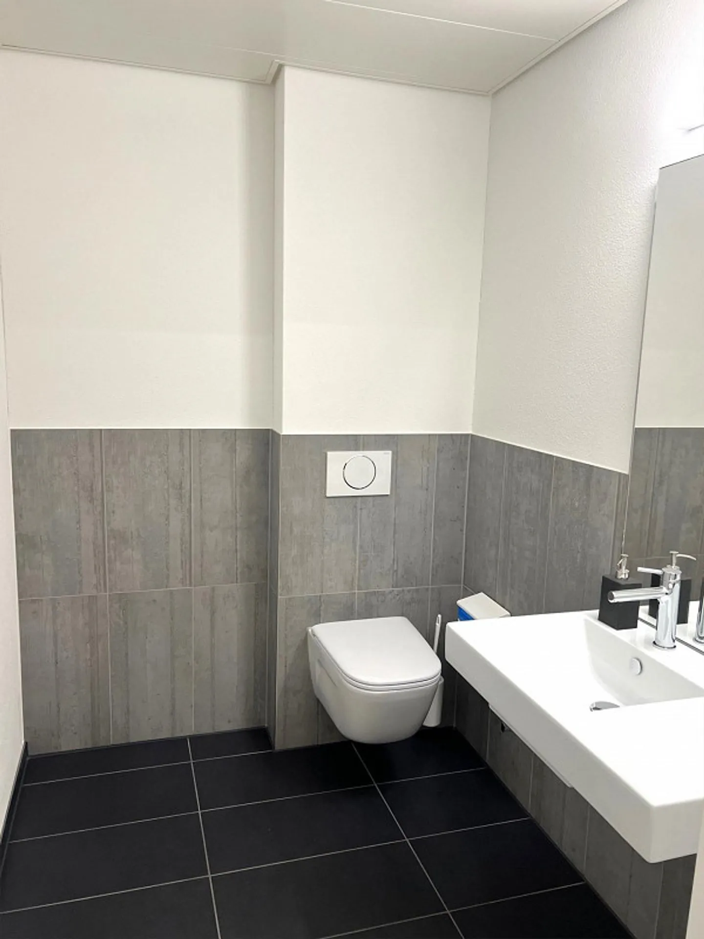 Perfekte Gewerbefläche in Rothenburg – modern, sichtbar, startbereit - Foto 8 von 9