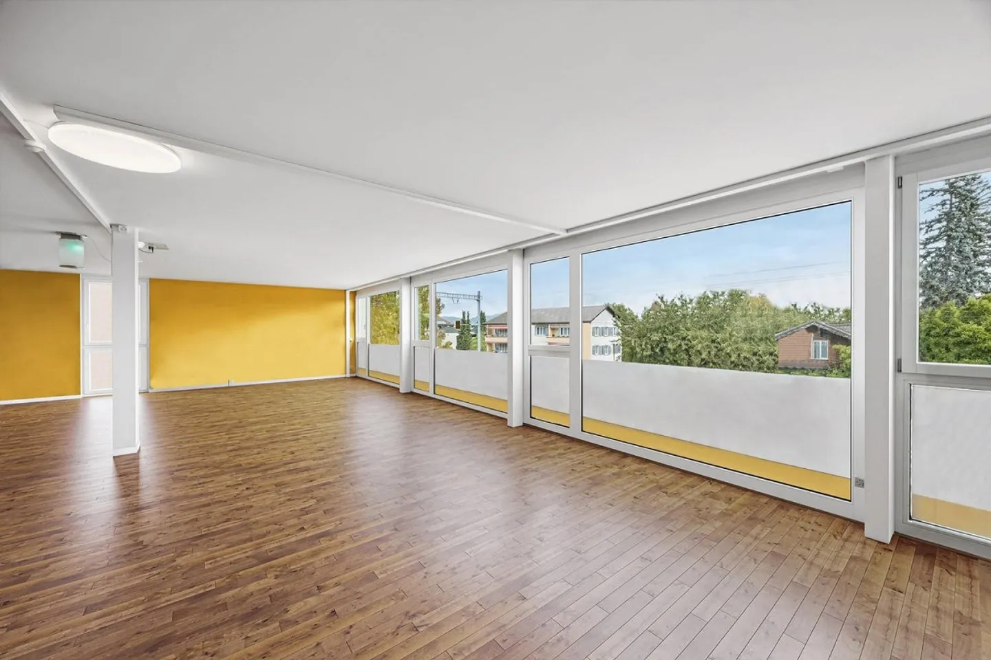 Vielseitiger Gewerberaum in Belp - Foto 2 von 8