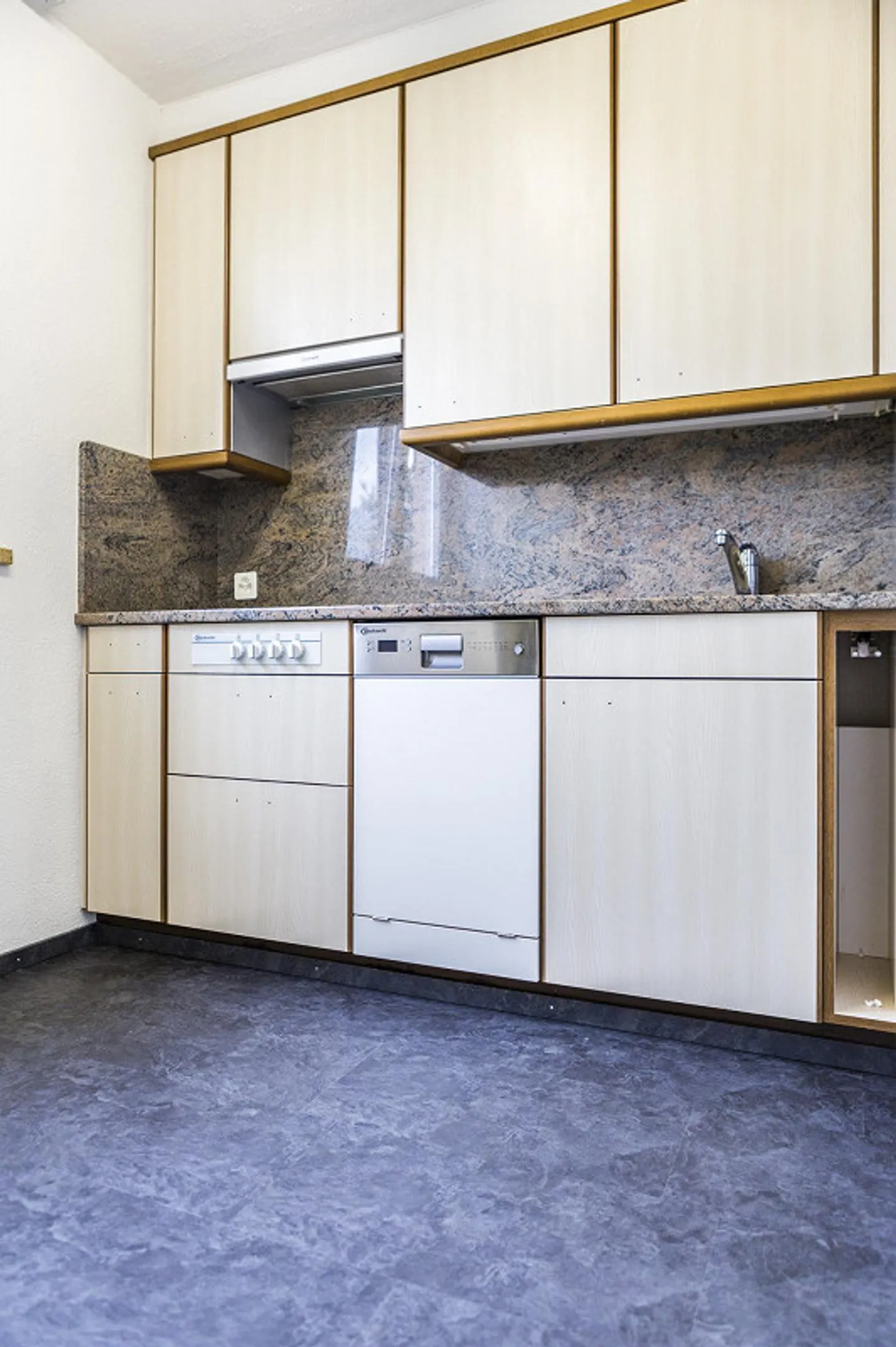 Well-maintained 3.5-room apartment near the train station and city center - Photo 7 of 11