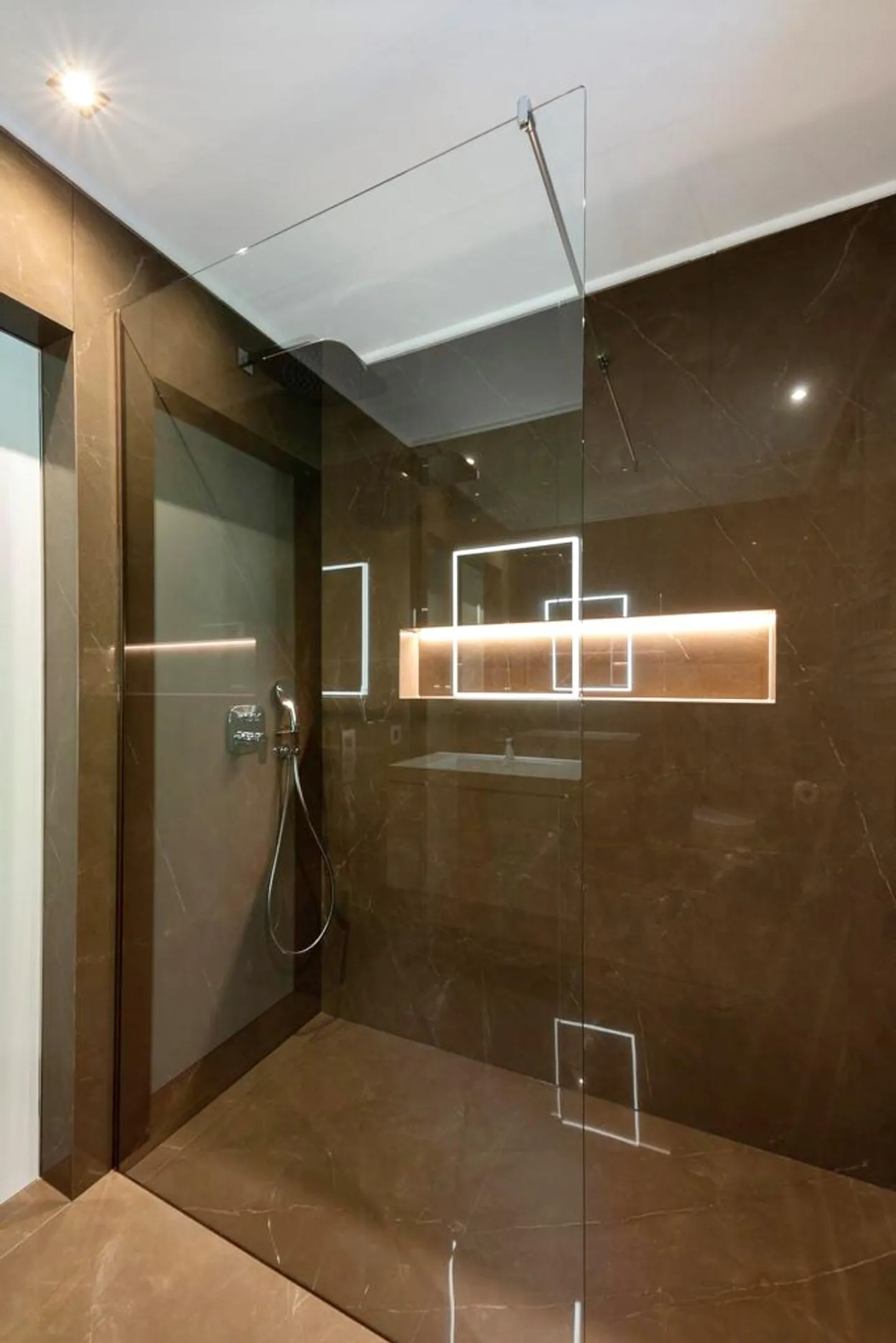 Die Oase des Friedens im Zentrum von Tessin - Foto 19 von 20