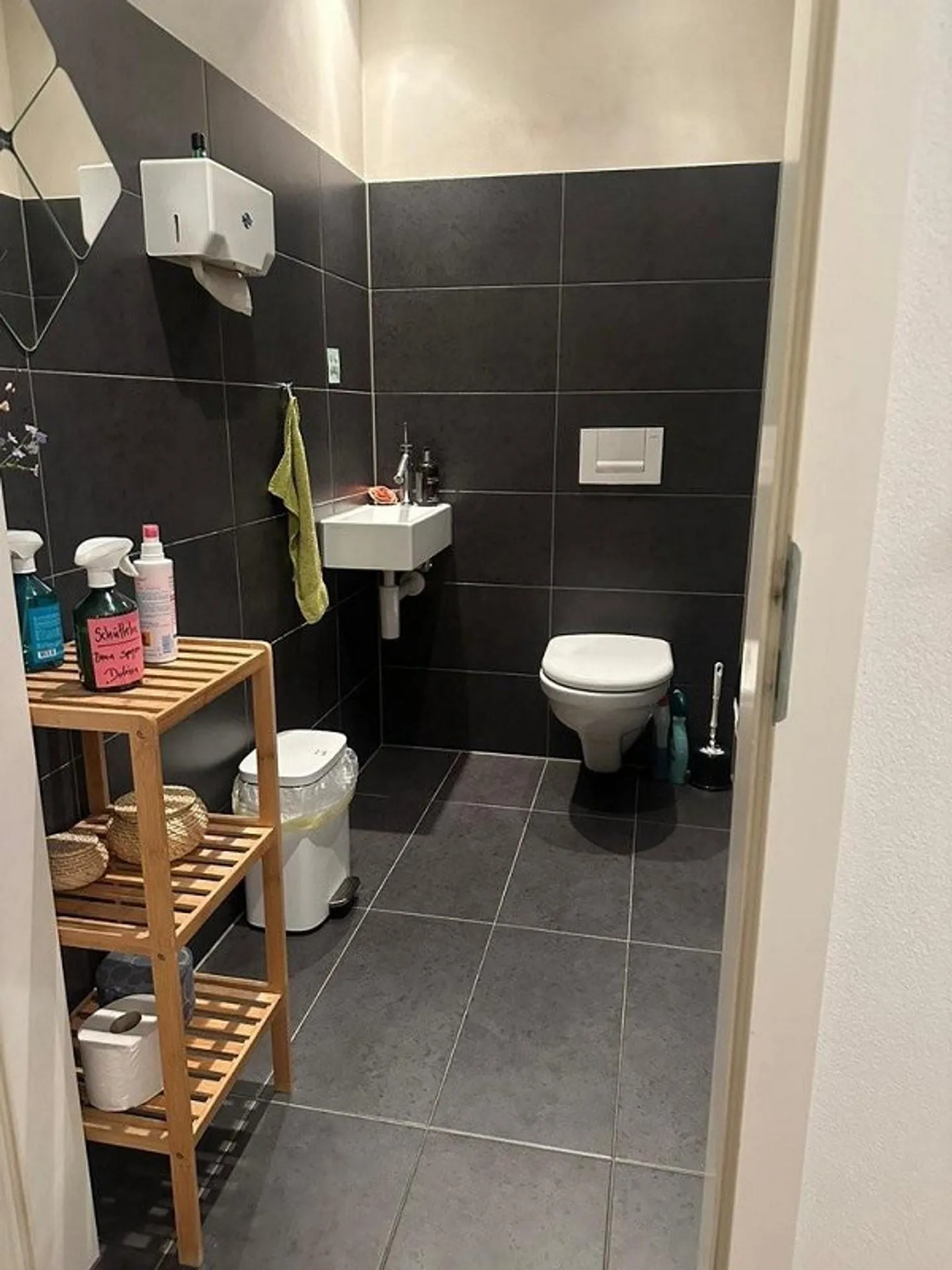 Vielseitiger Gewerberaum in Belp - Foto 8 von 8