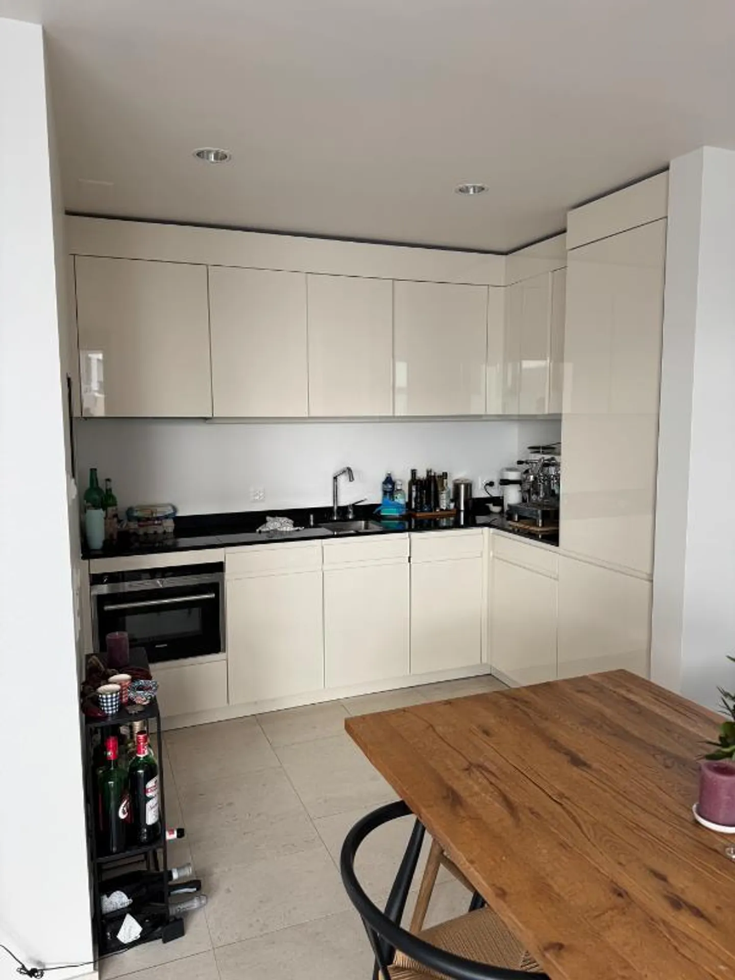 Appartement lumineux et spacieux de 2,5 pièces au cœur de Seefeld - Photo 2 sur 5