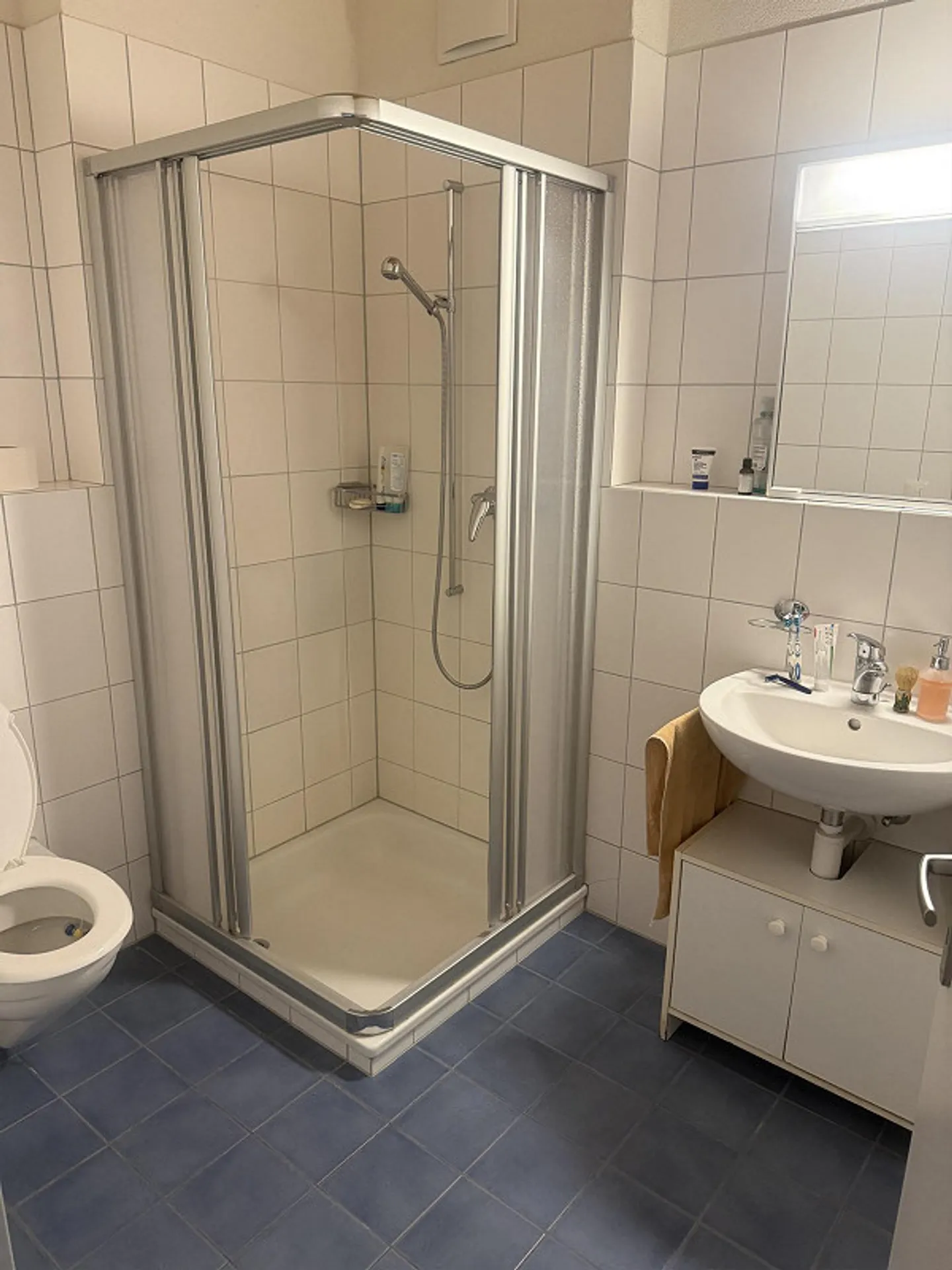 Studio con bagno/cucina limitato da agosto a fine novembre - Foto 3 di 3
