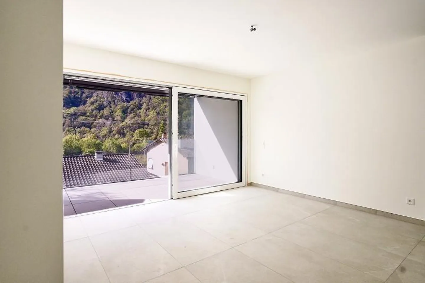 Modernes Gartenapartment in Avegno - Foto 3 von 32
