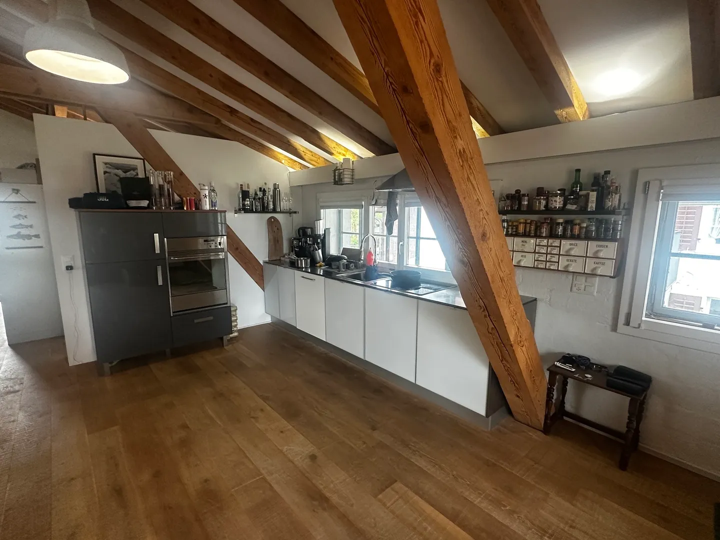 Stylish Loft with Terrace - Photo 4 of 8