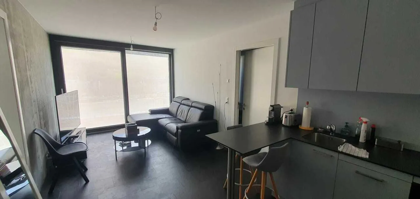 Appartement meublé de 3.5 pièces au 4ème étage - Photo 2 sur 3
