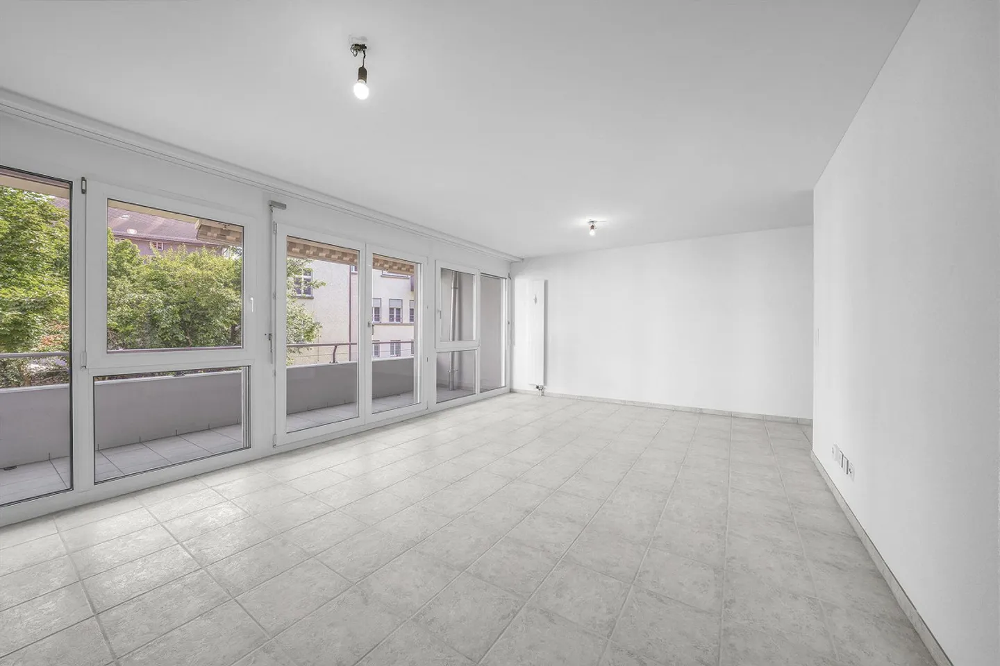Attractive apartment in a quiet residential area in the west of the city of St. Gallen - Photo 1 of 25