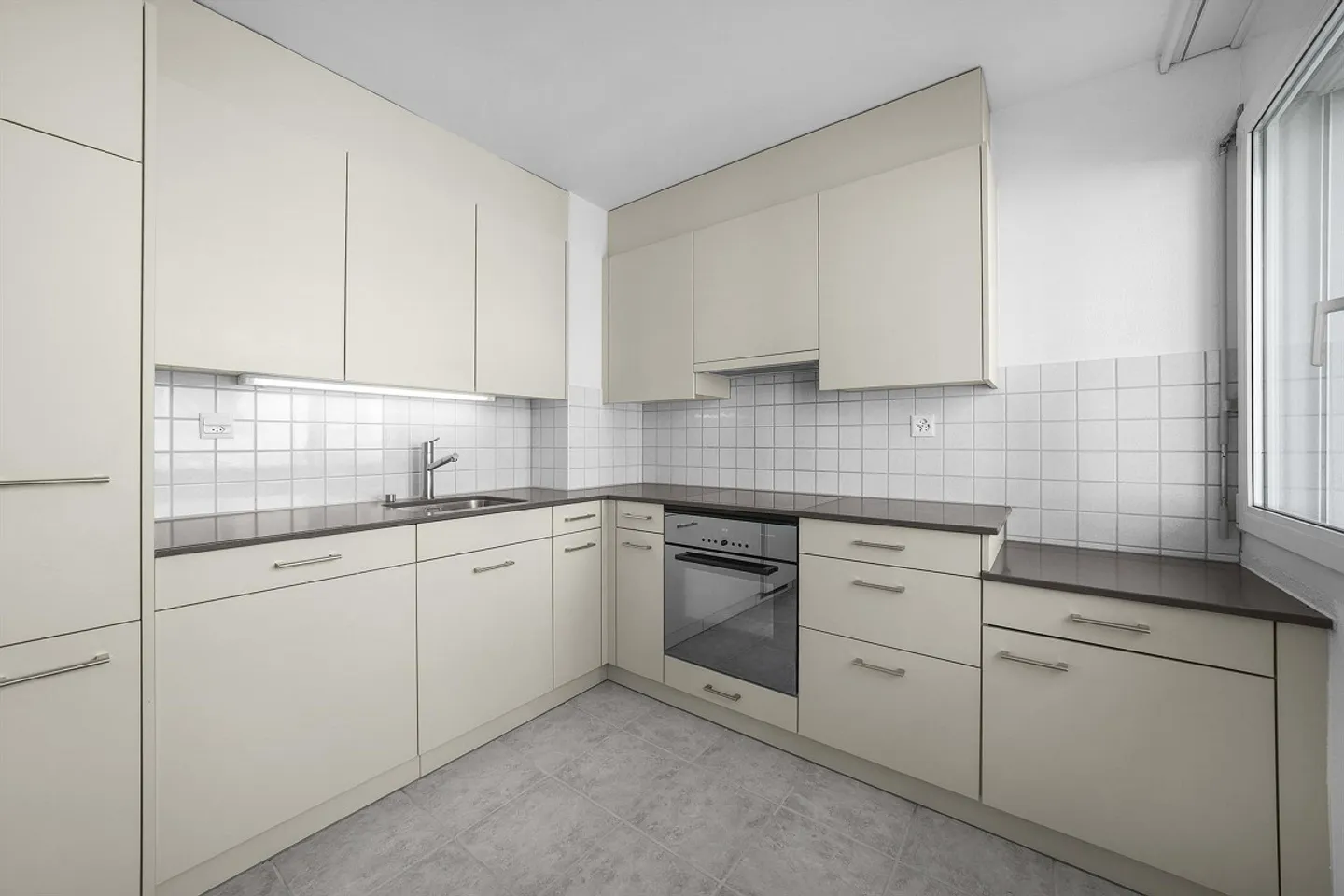 Attractive apartment in a quiet residential area in the west of the city of St. Gallen - Photo 6 of 25