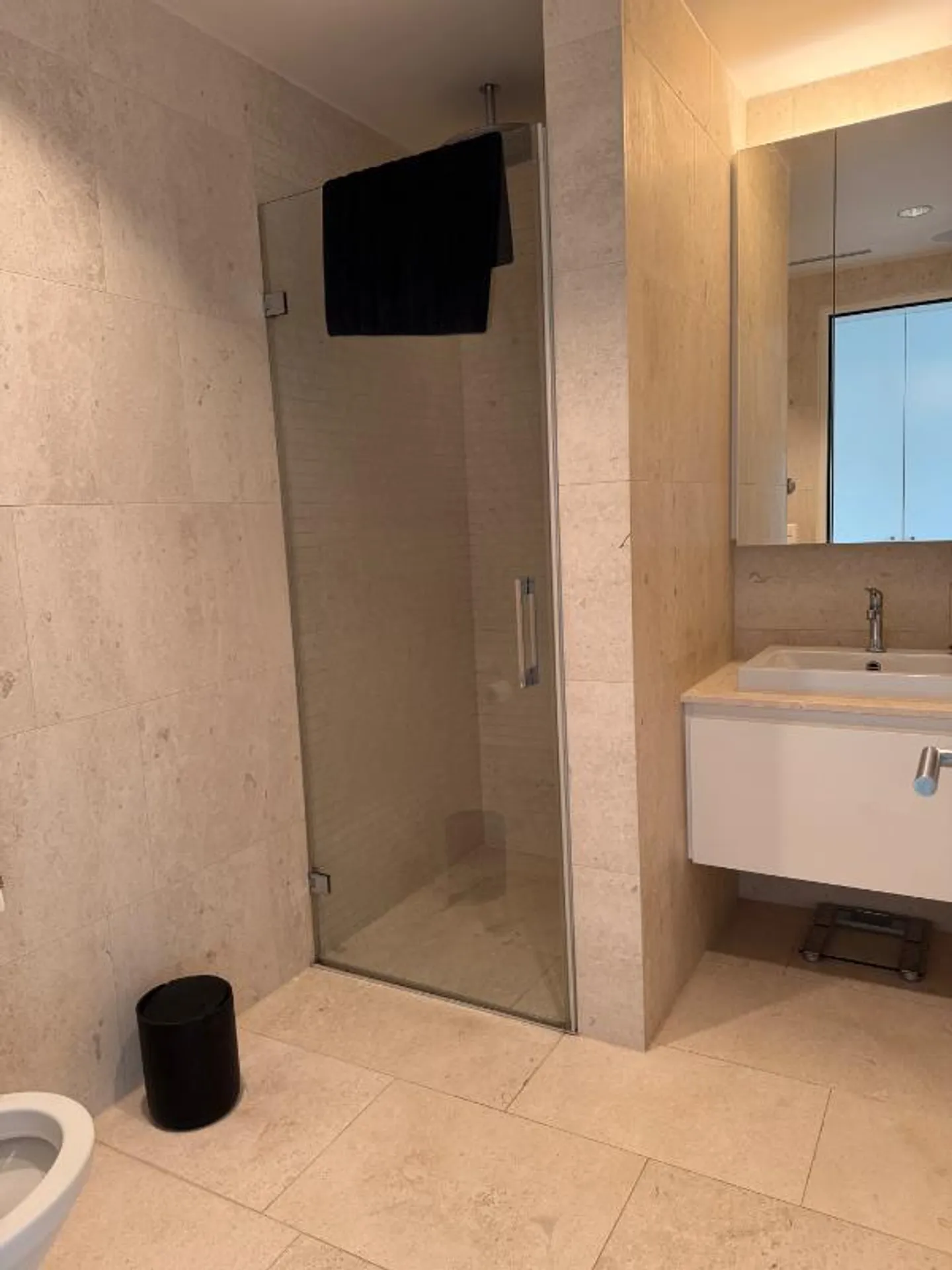 Appartement lumineux et spacieux de 2,5 pièces au cœur de Seefeld - Photo 4 sur 5