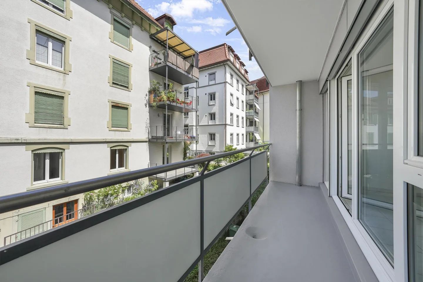 Attractive apartment in a quiet residential area in the west of the city of St. Gallen - Photo 9 of 25