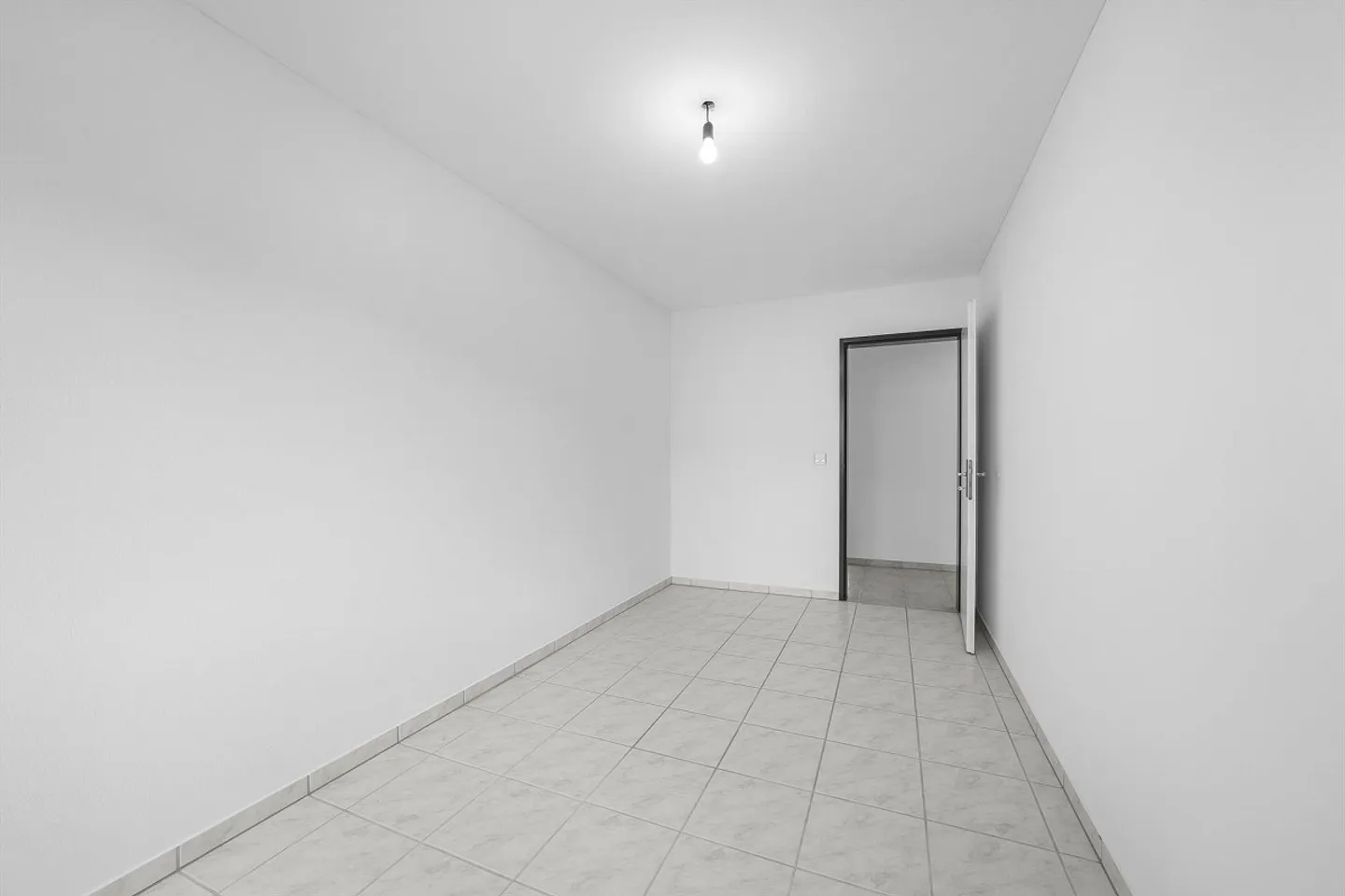 Attractive apartment in a quiet residential area in the west of the city of St. Gallen - Photo 11 of 25