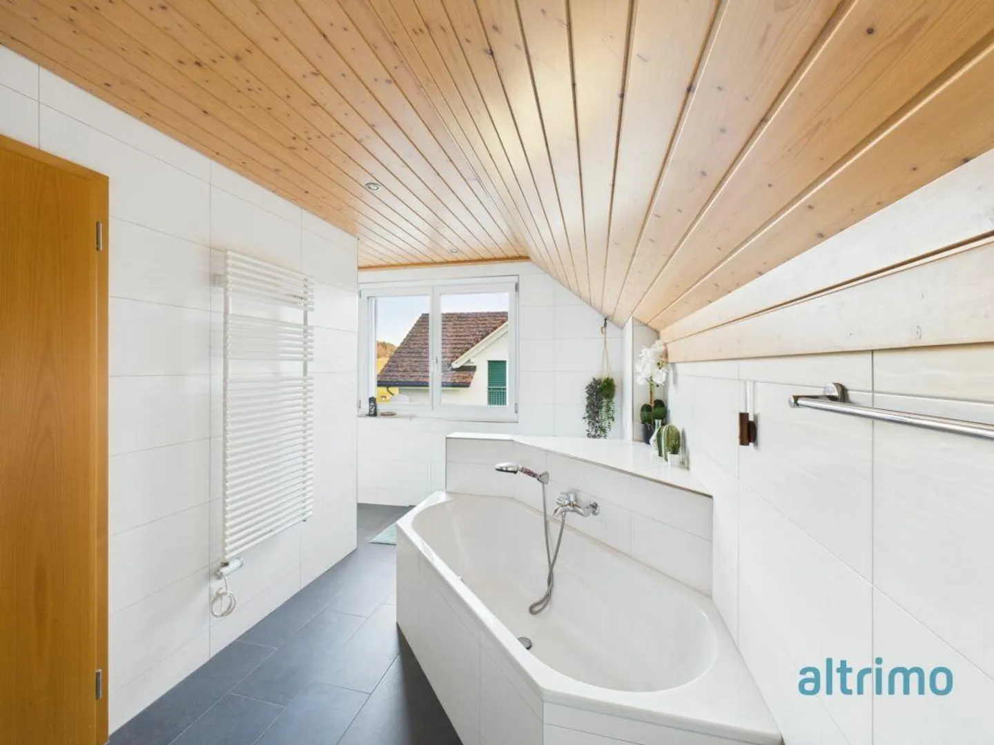 A Paradise for Your Family - Detached House with Dreamlike Views - Photo 9 of 21