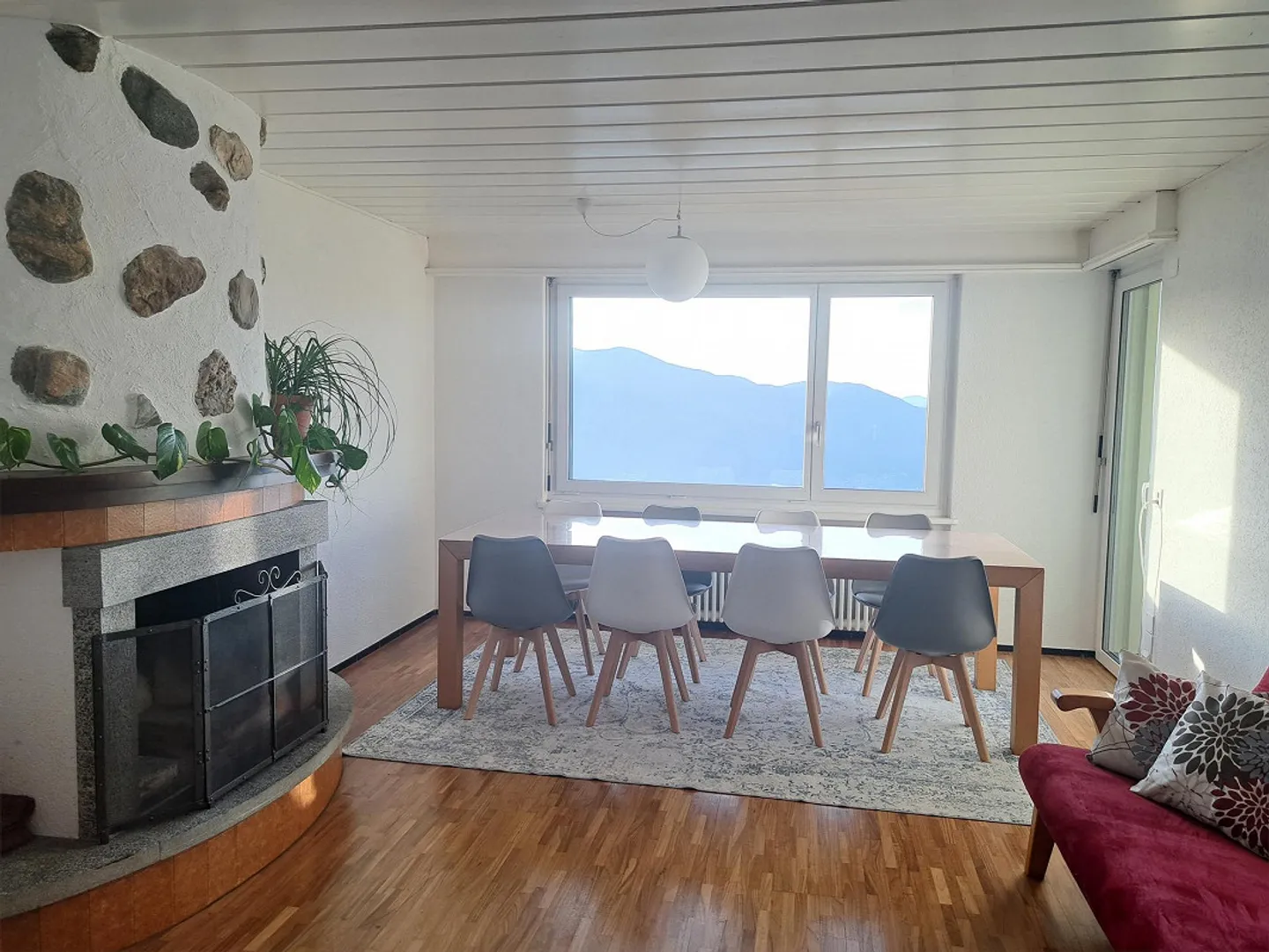 Lots of Sun, Large Garden and Phenomenal View - Photo 5 of 11