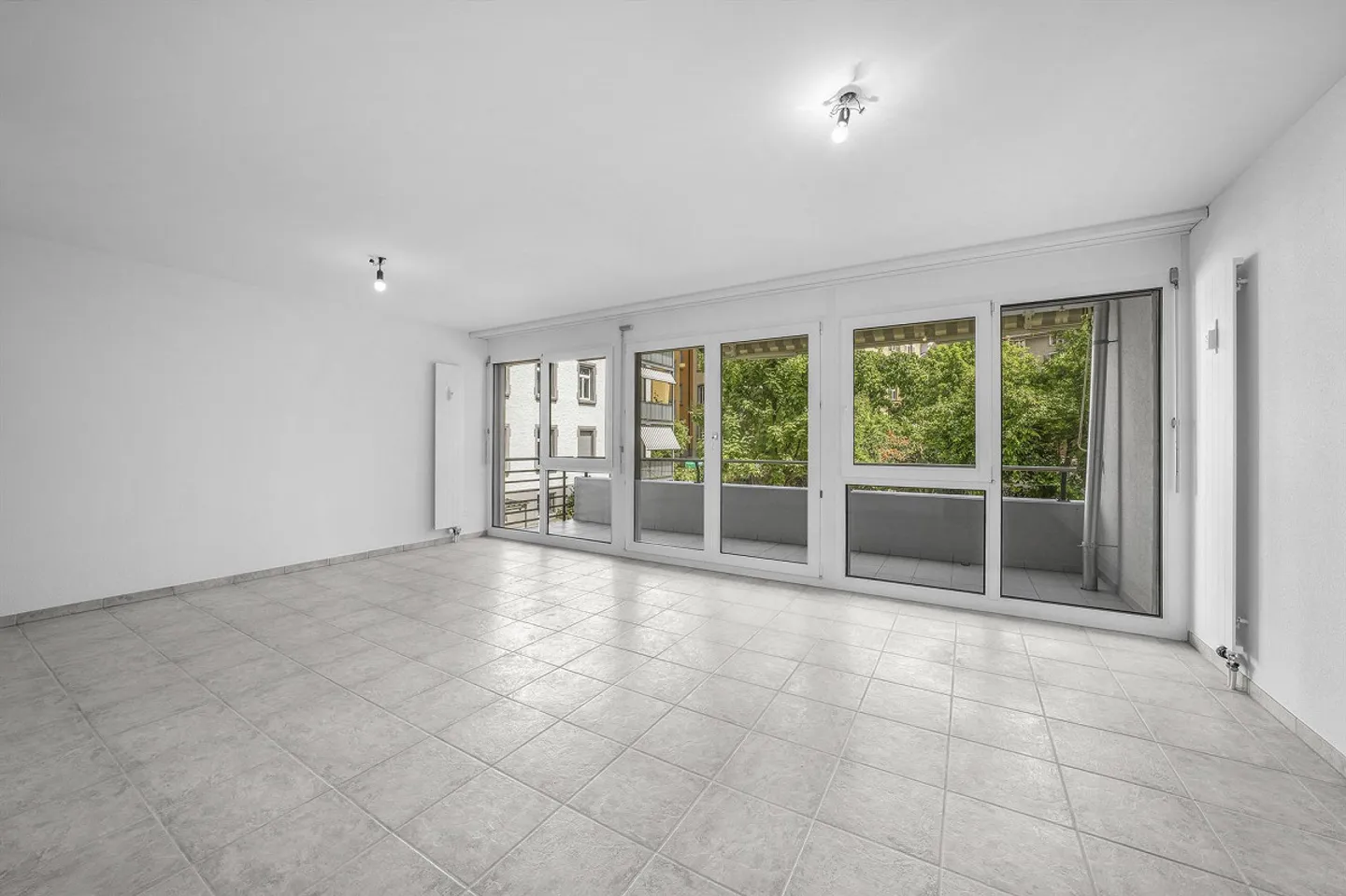 Attractive apartment in a quiet residential area in the west of the city of St. Gallen - Photo 3 of 25