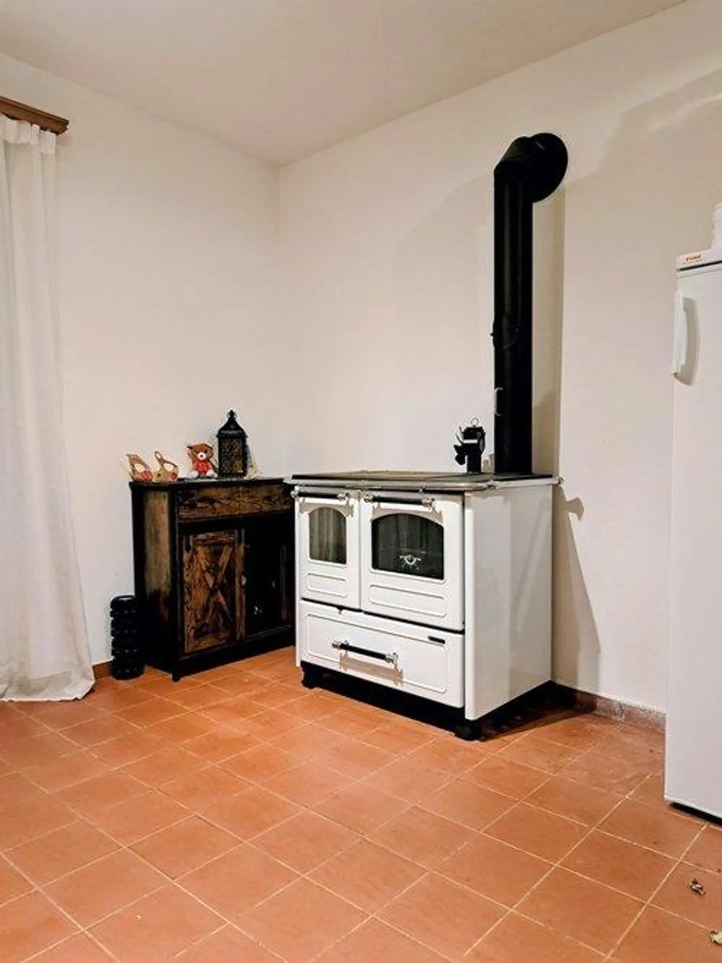 Lots of Sun, Large Garden and Phenomenal View - Photo 10 of 11