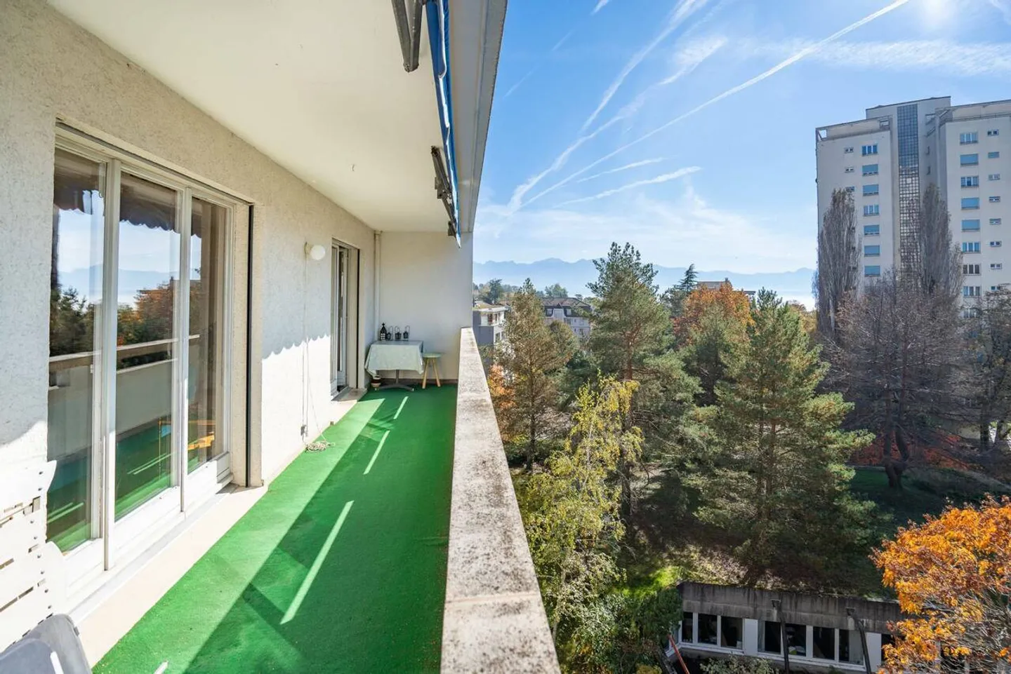 Elegante appartamento di 5,5 stanze - luminoso con vista montagne - Foto 1 di 10