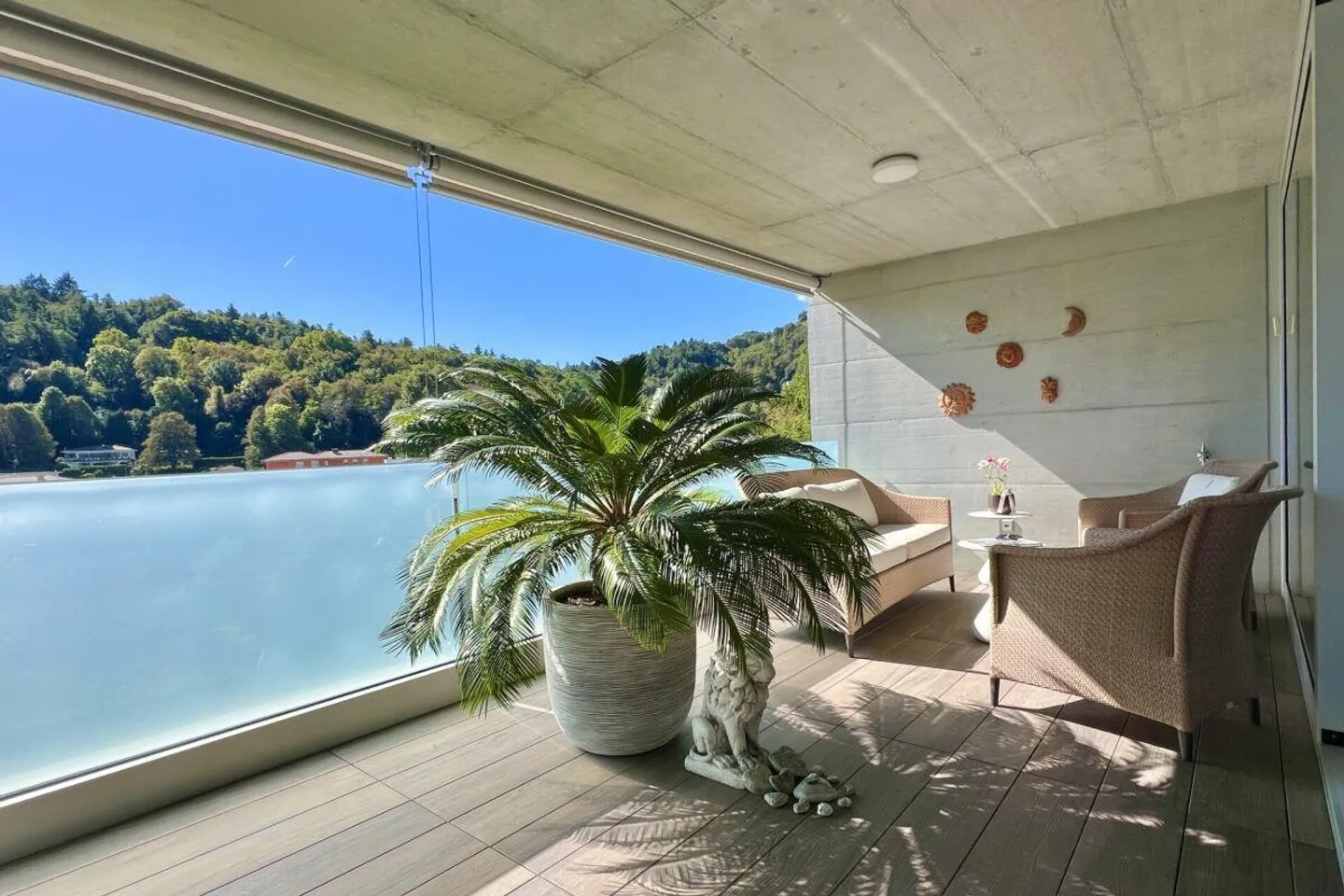 Exclusive penthouse apartment with large terrace and beautiful views of greenery - Photo 5 of 30