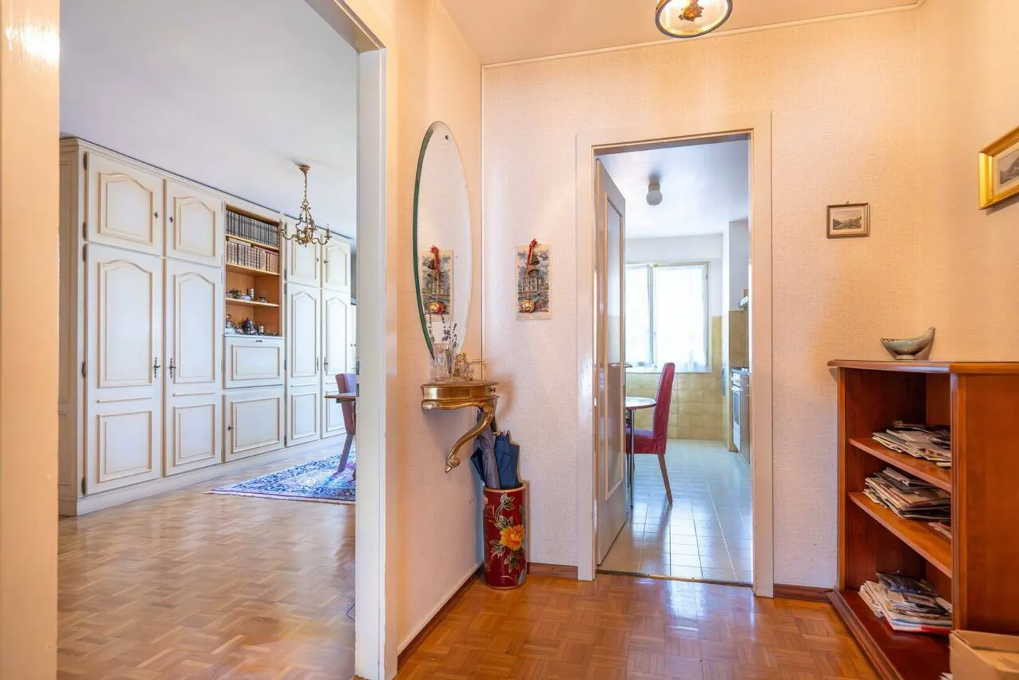 Elegante appartamento di 5,5 stanze - luminoso con vista montagne - Foto 5 di 10