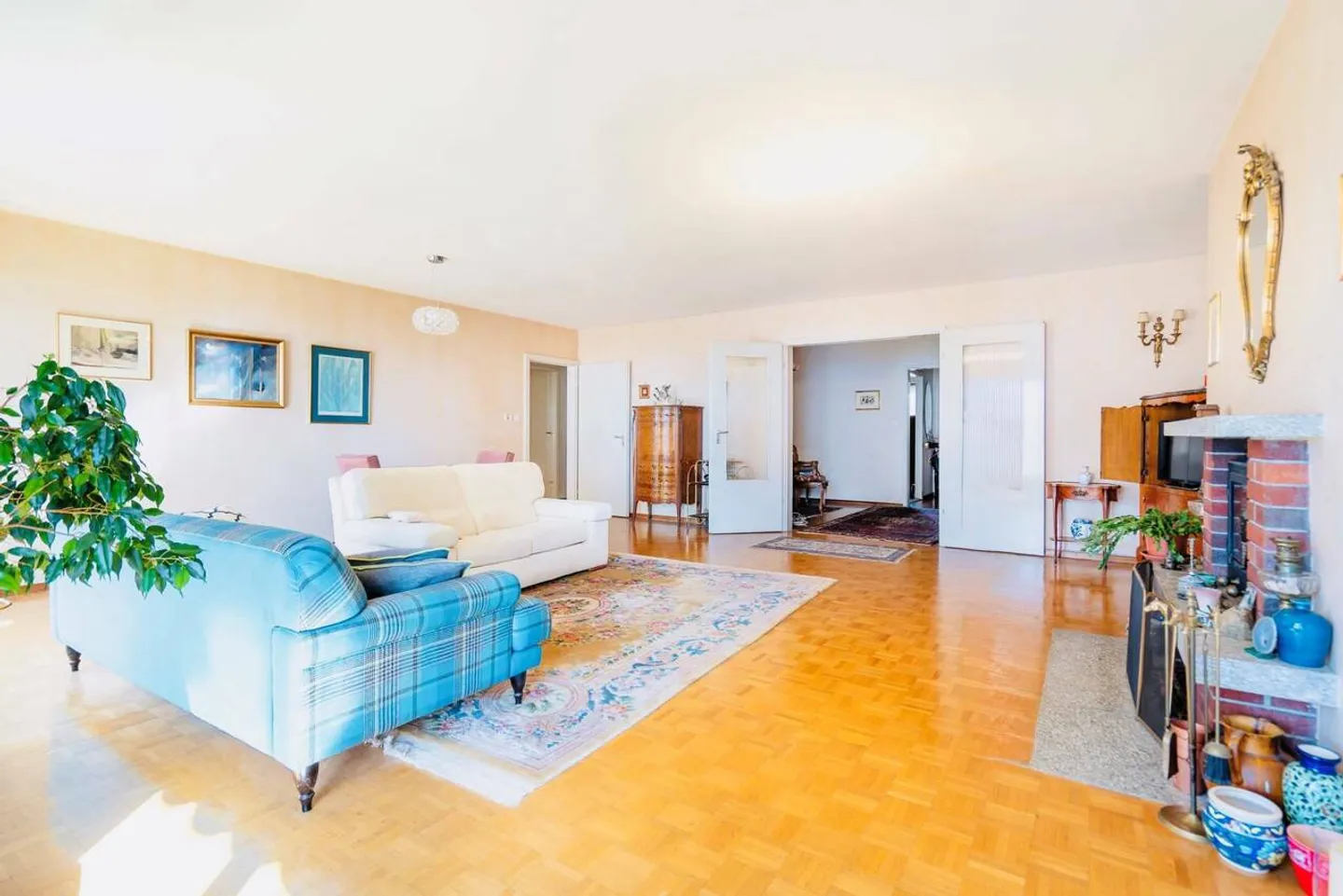 Elegante appartamento di 5,5 stanze - luminoso con vista montagne - Foto 2 di 10
