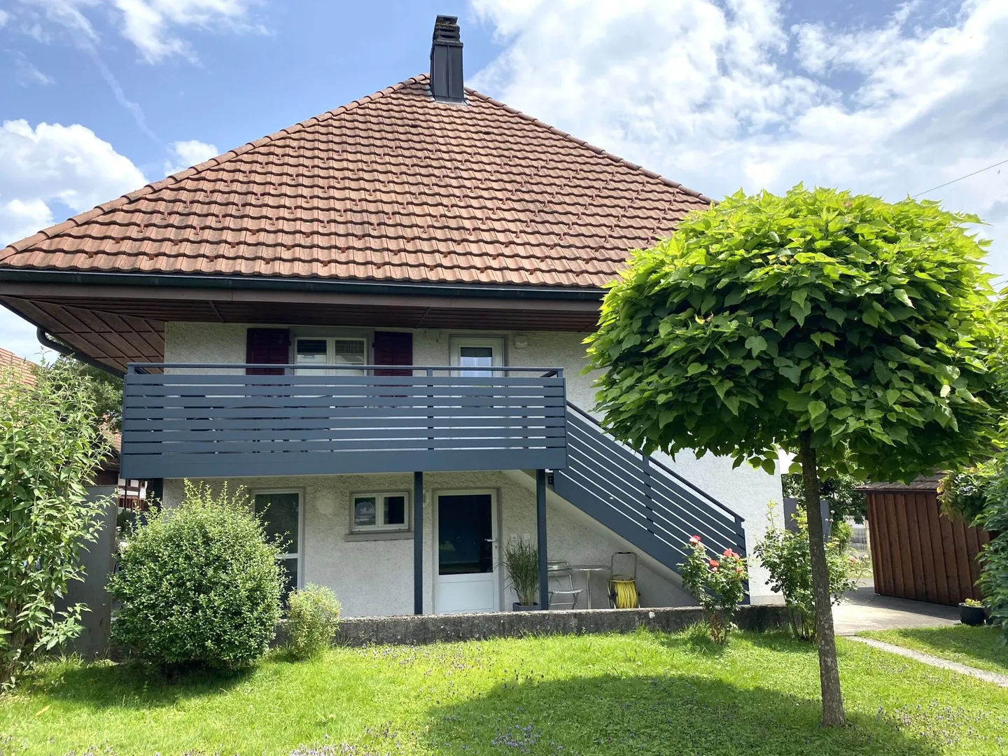 Charming two-family house with optional land parcel - Photo 4 of 13