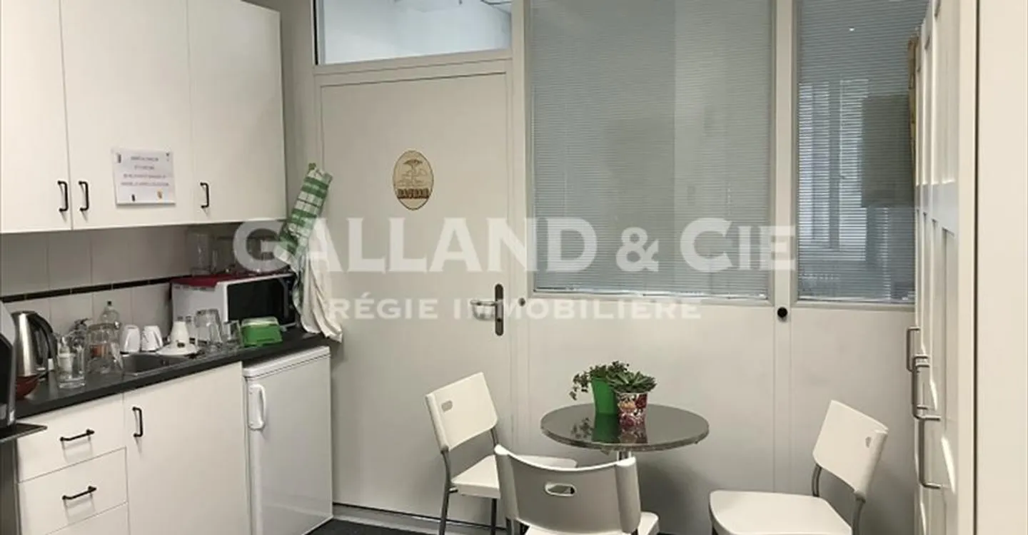 Bureau à louer - Photo 3 sur 6