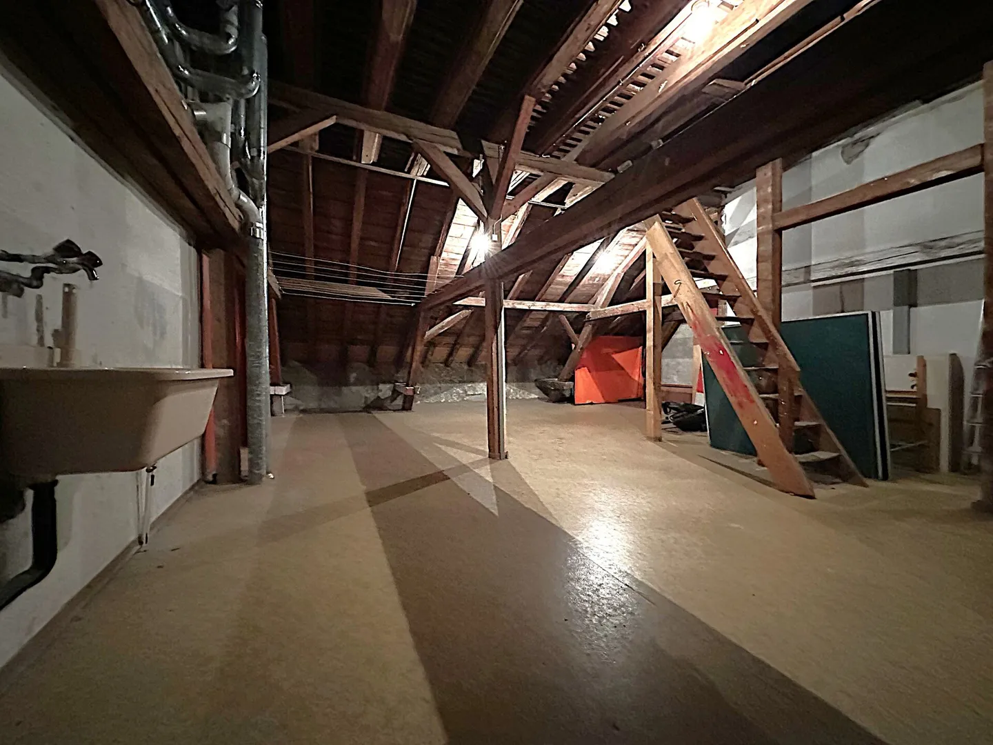 Residential and commercial building in the city center of Glarus - Photo 10 of 12