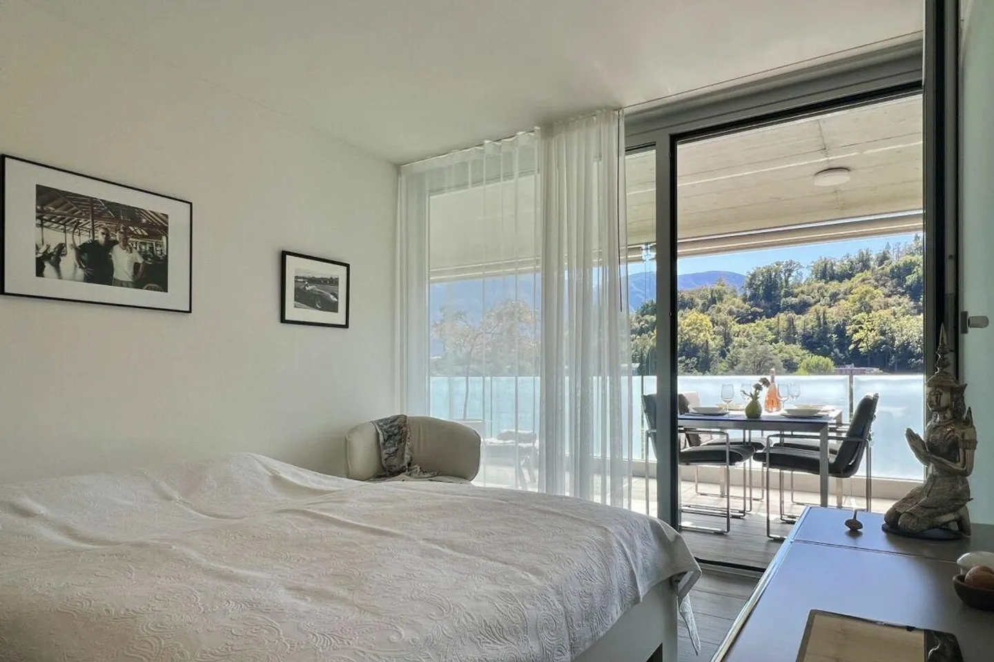 Exclusive penthouse apartment with large terrace and beautiful views of greenery - Photo 8 of 30