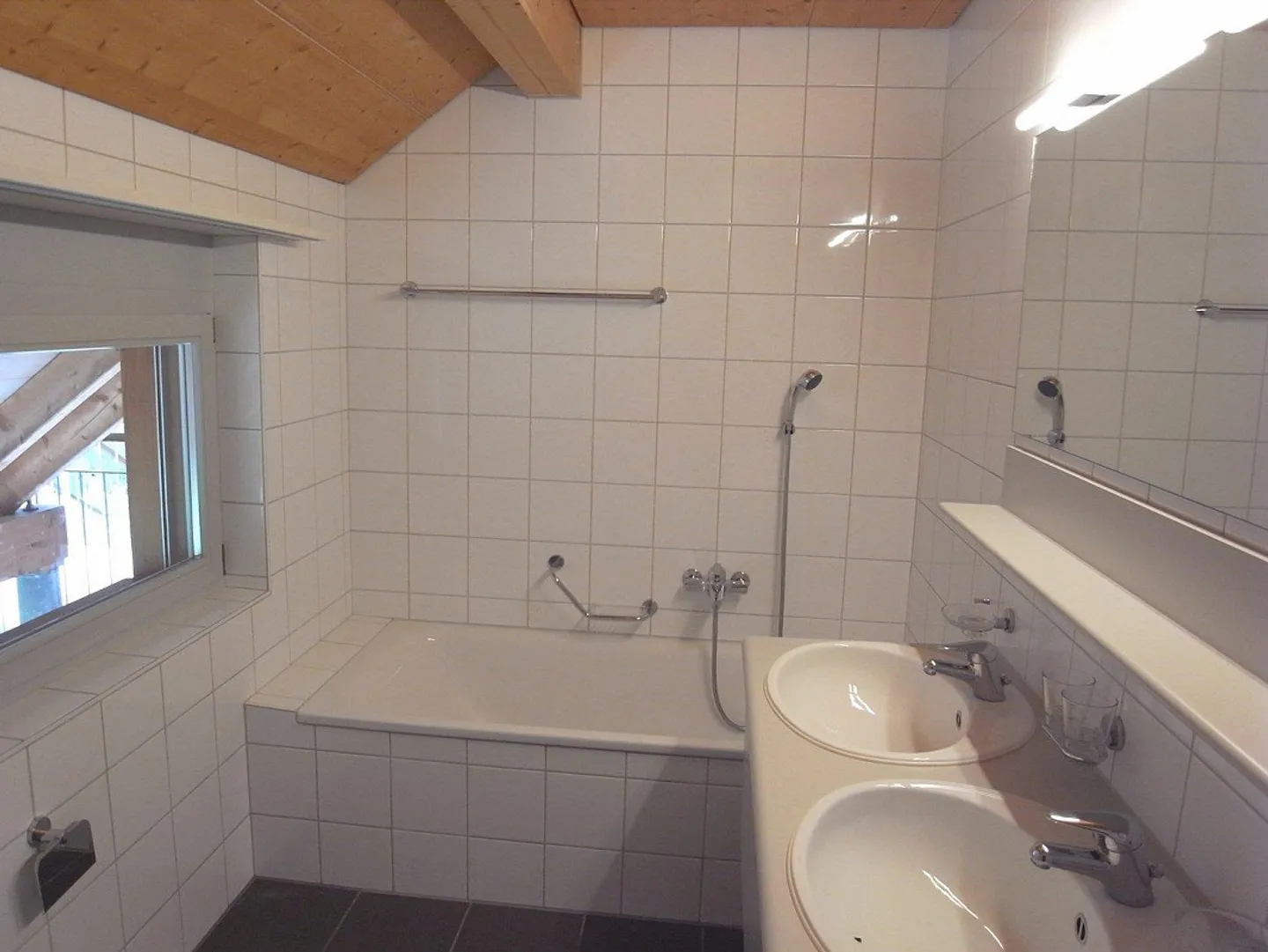 Bella appartamento di 3,5 stanze in una posizione tranquilla - Foto 8 di 10