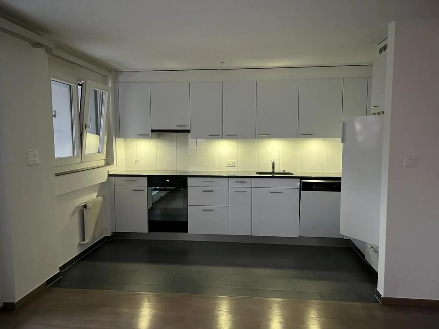 Geräumige Wohnung mit Bergblick - Foto 2 von 7