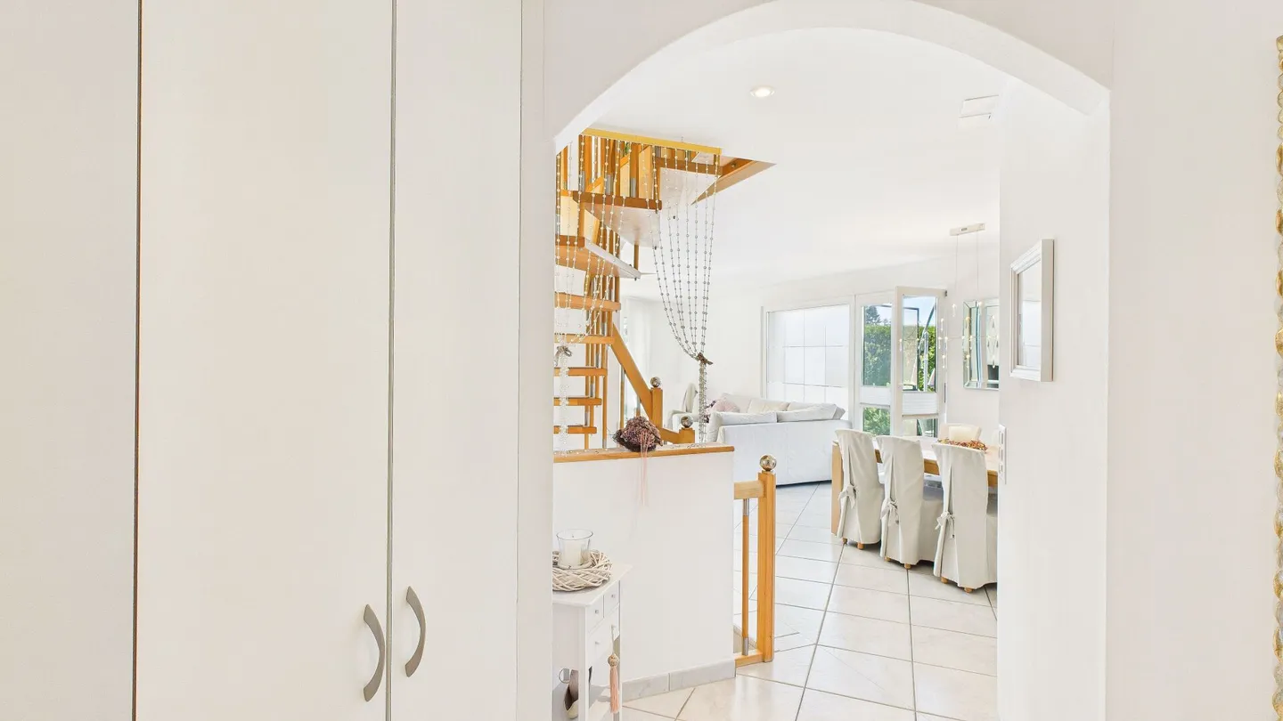 Garten-Maisonette mit privatem Rückzugsort und Hauscharakter - Foto 9 von 27