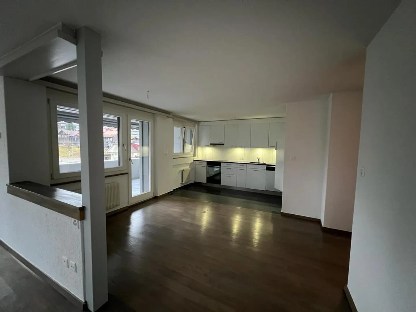 Geräumige Wohnung mit Bergblick - Foto 3 von 7